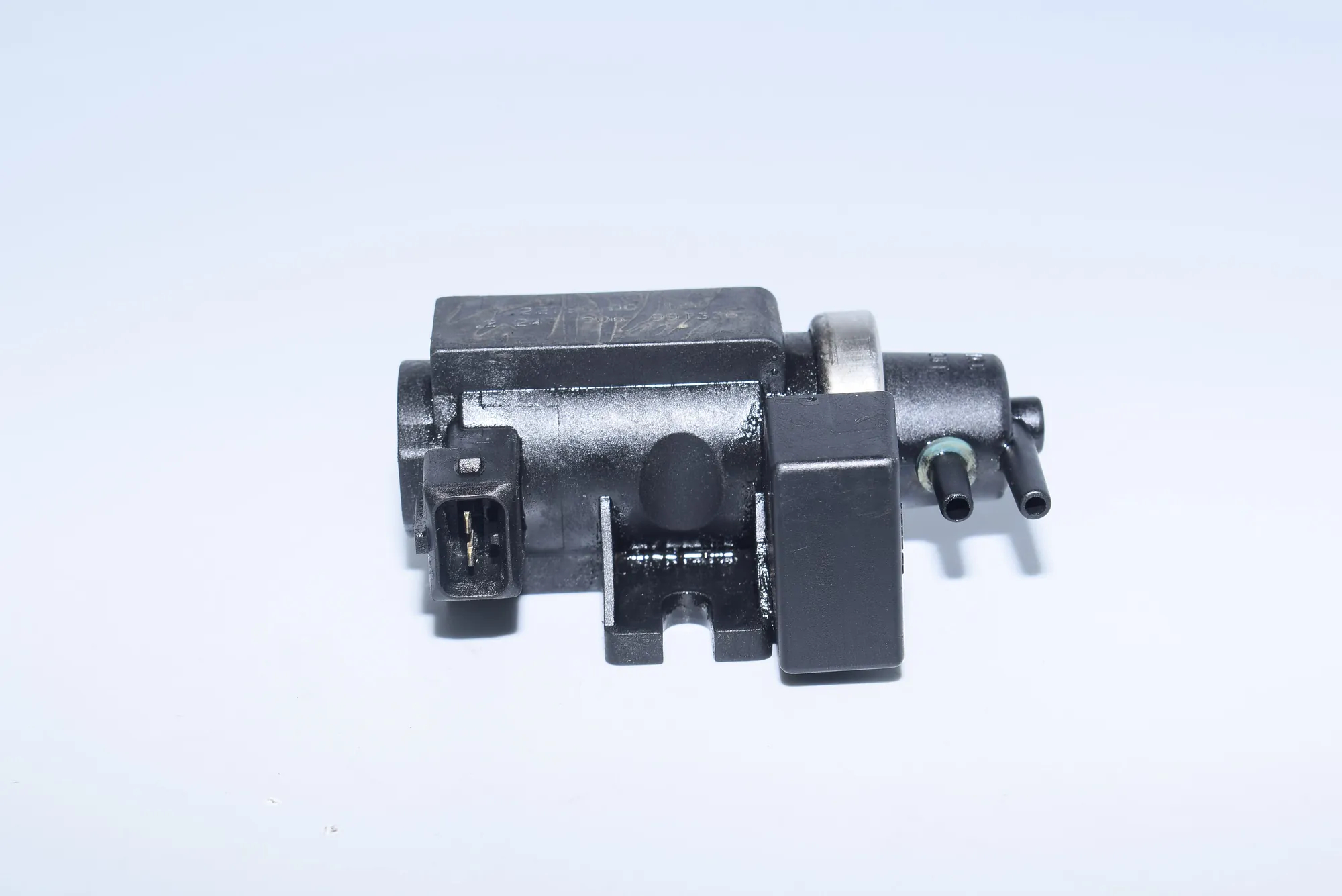 Solenoid Valve – OEM 2247906 · BMW 5 Touring (E39) 525 d 2003 – 4