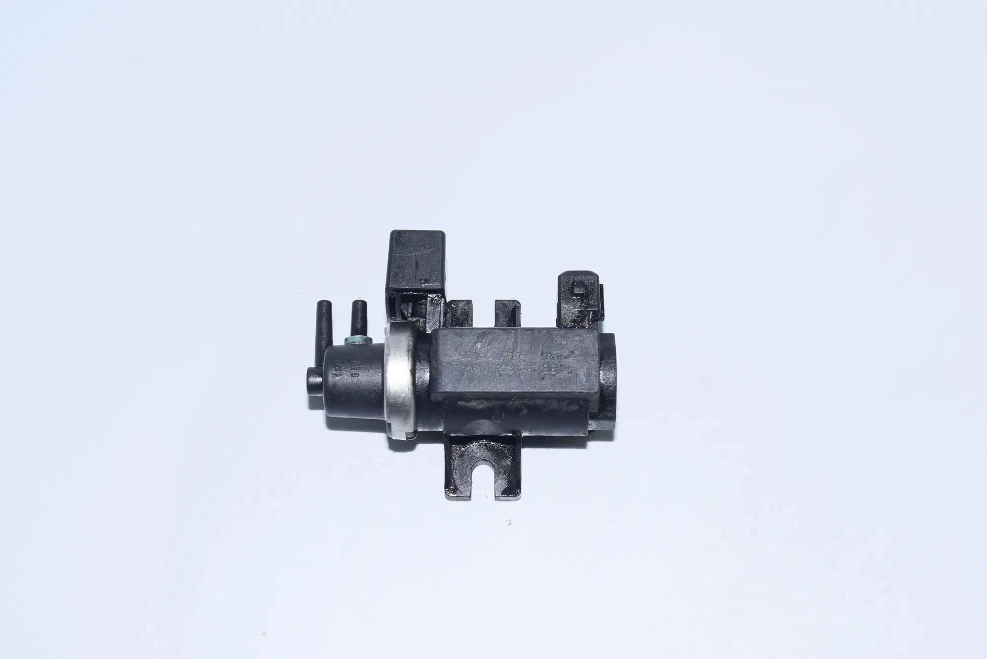 Solenoid Valve – OEM 2247906 · BMW 5 Touring (E39) 525 d 2003 – 2