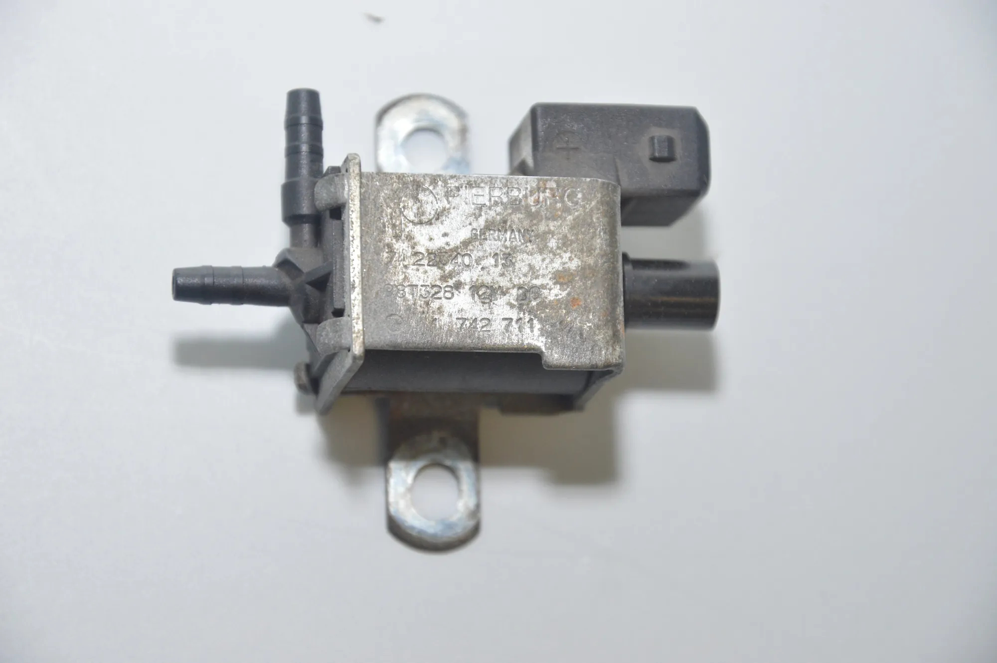 Solenoid Valve – OEM 1742711 · BMW 5 Touring (E39) BMW 5 Touring (E39) 540 i 2004 – 5