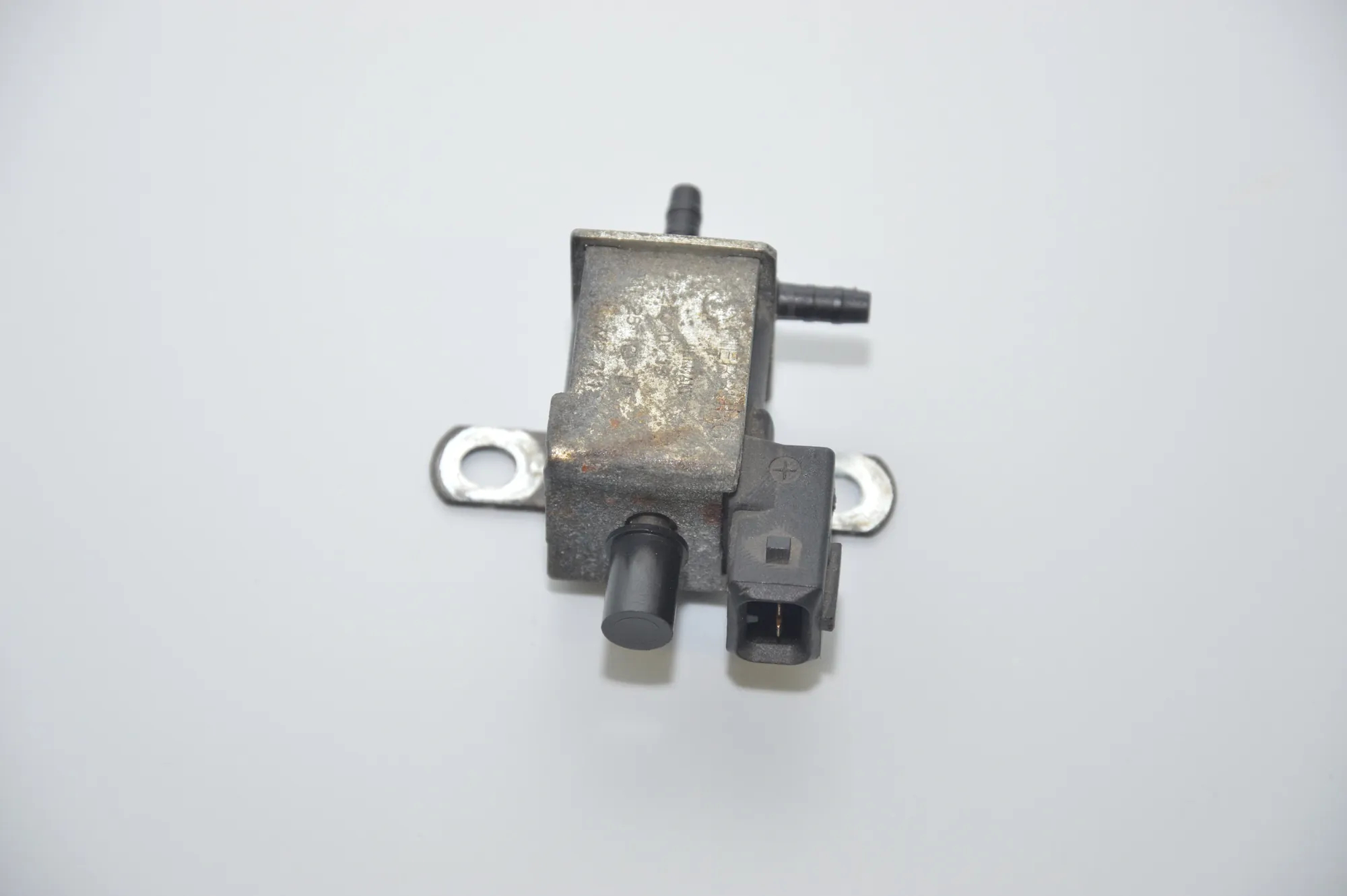Solenoid Valve – OEM 1742711 · BMW 5 Touring (E39) BMW 5 Touring (E39) 540 i 2004