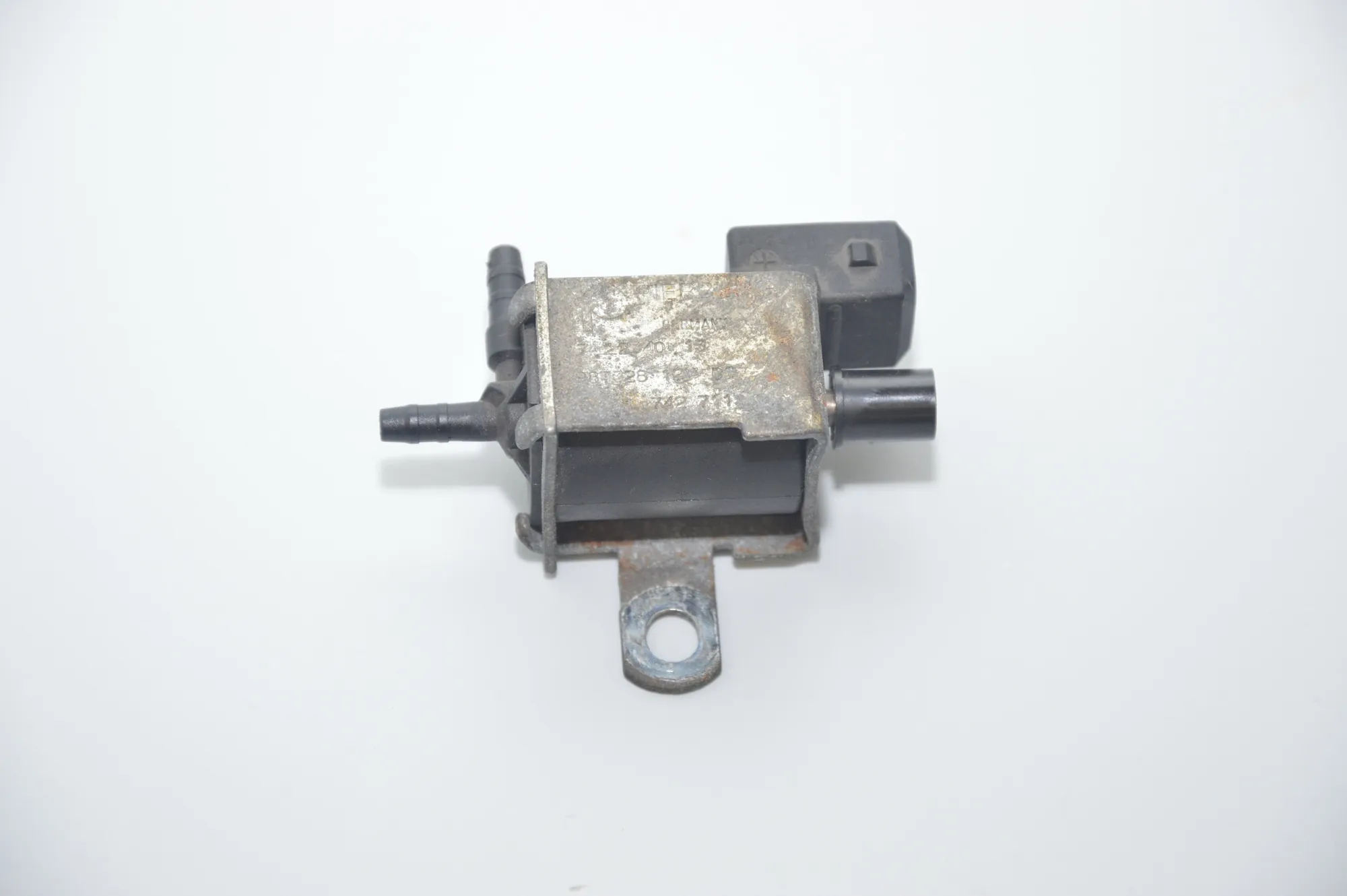 Solenoid Valve – OEM 1742711 · BMW 5 Touring (E39) BMW 5 Touring (E39) 540 i 2004 – 2