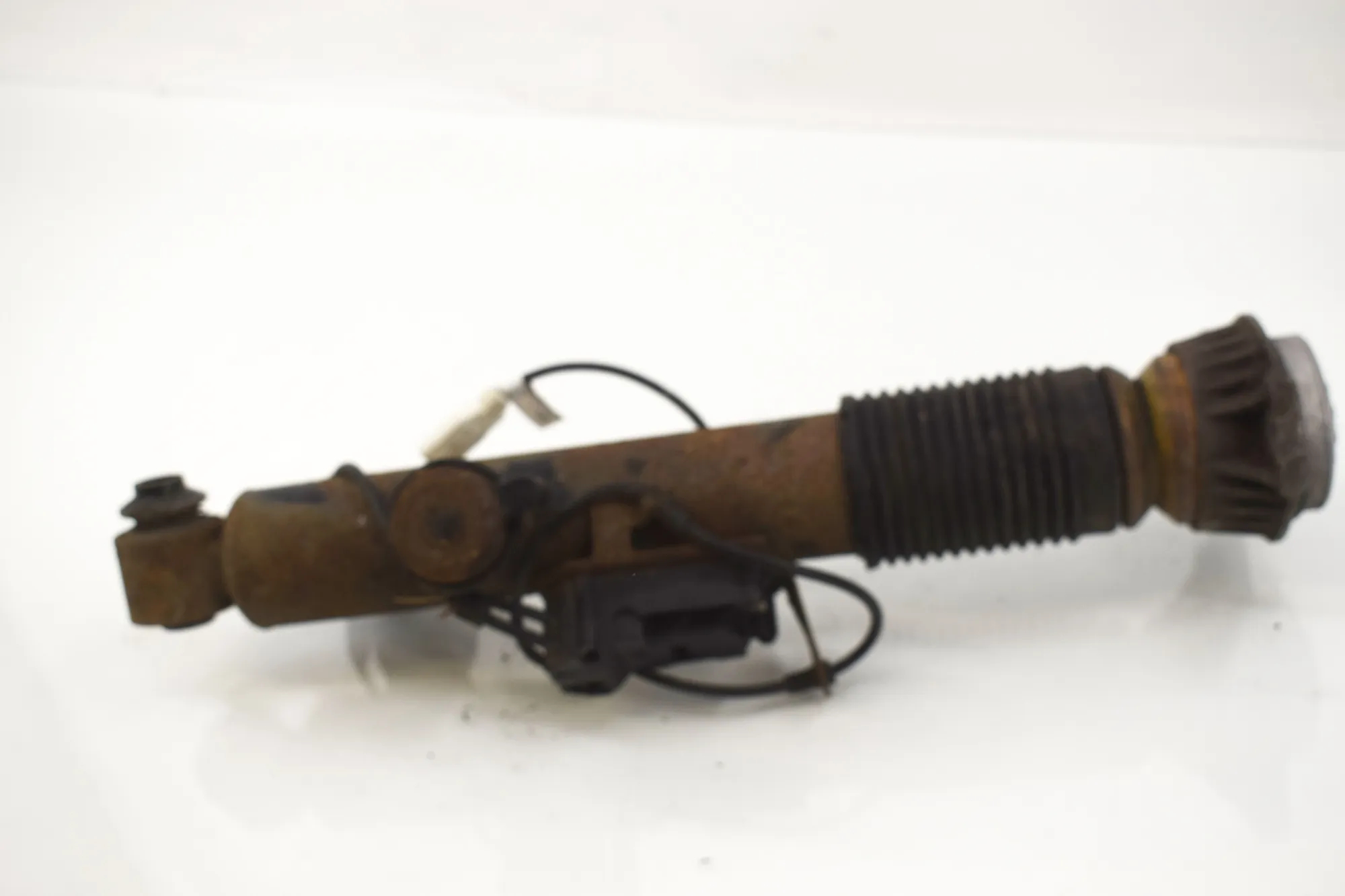 Rear Left Shock Absorber – OEM 6796985 · BMW 5 Touring (F11) 530 d xDrive 2011 – 3