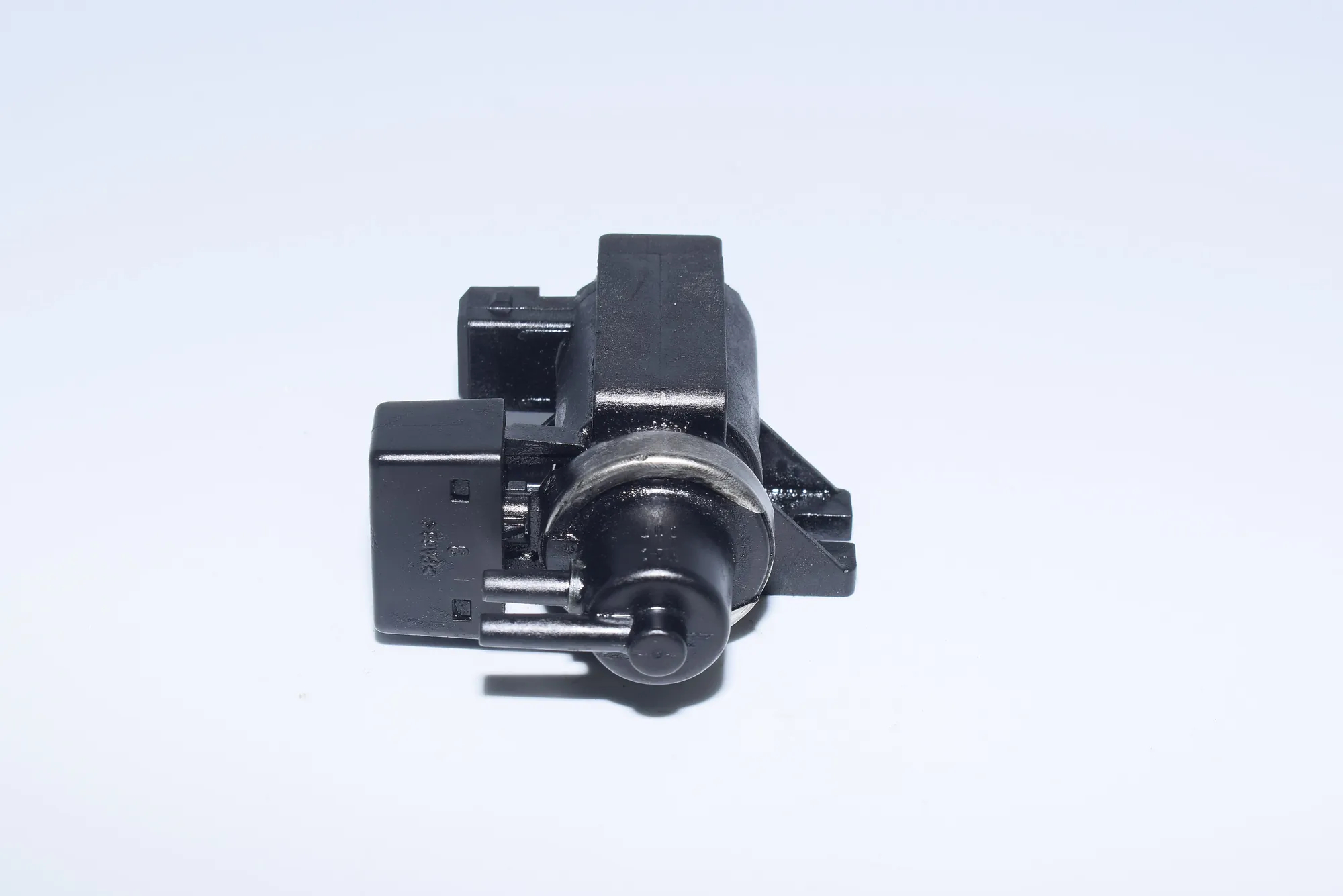 Solenoid Valve – OEM 2247906 · BMW 5 Touring (E39) 525 d 2001 – 4