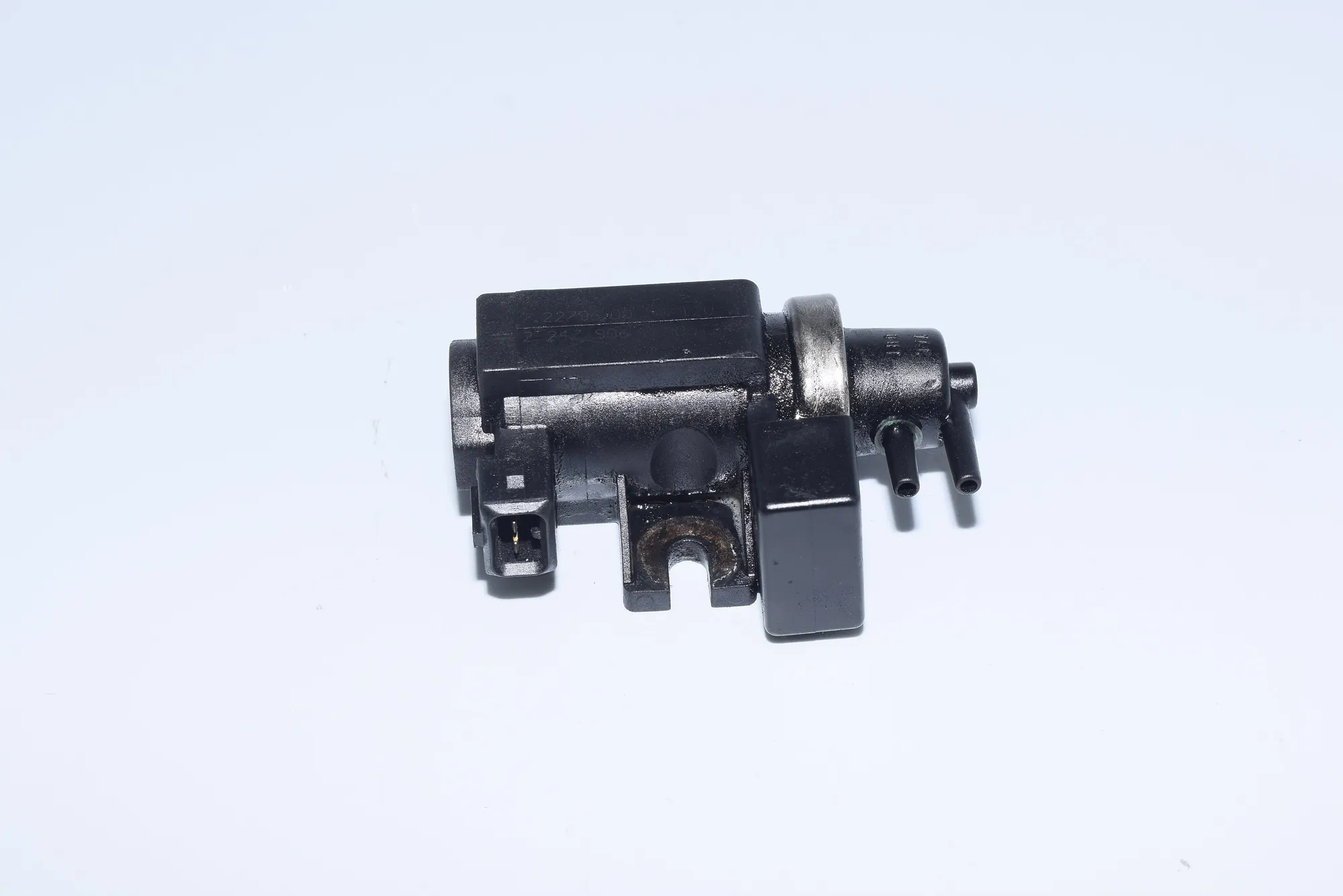 Solenoid Valve – OEM 2247906 · BMW 5 Touring (E39) 525 d 2001 – 2