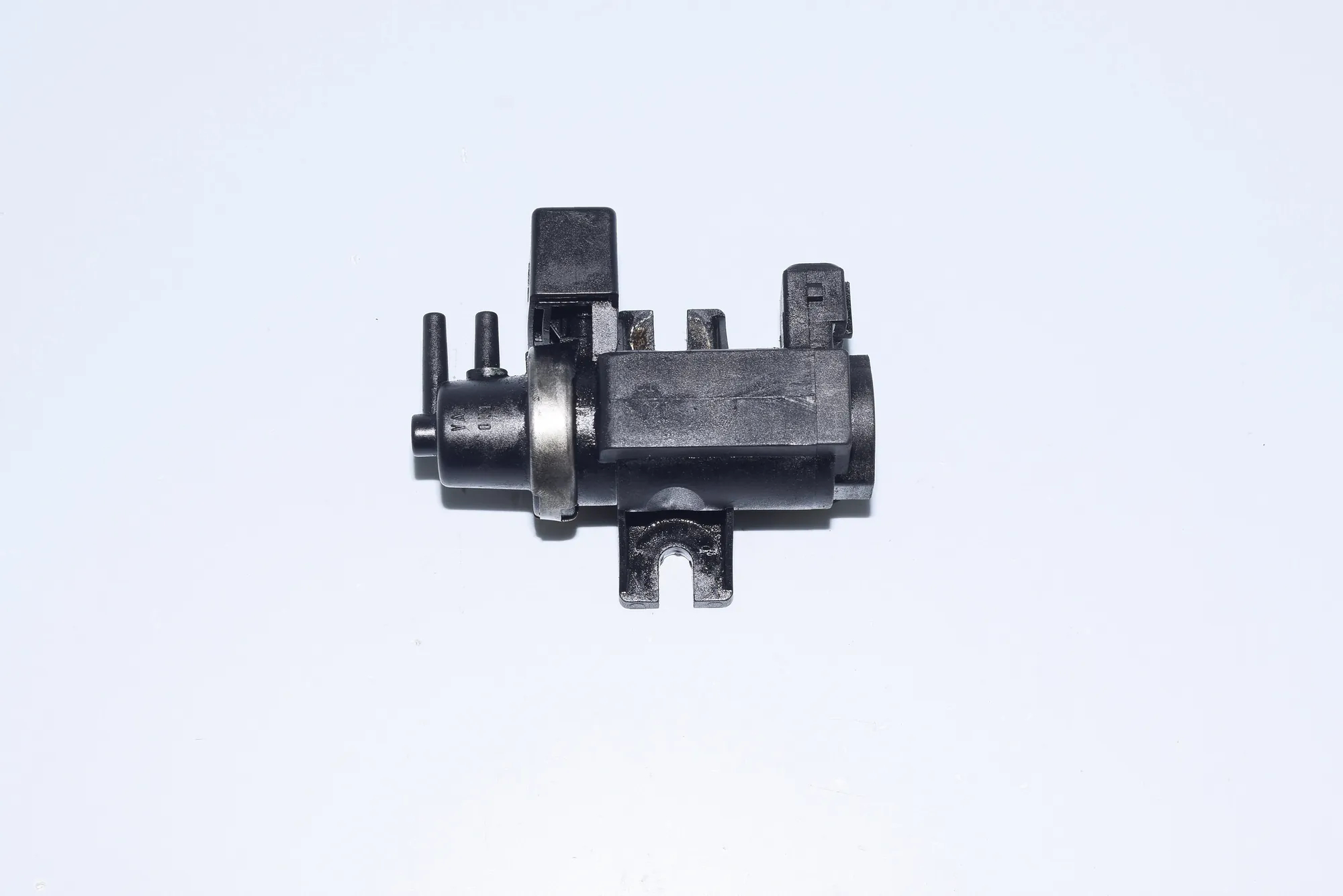 Solenoid Valve – OEM 2247906 · BMW 5 Touring (E39) 525 d 2001