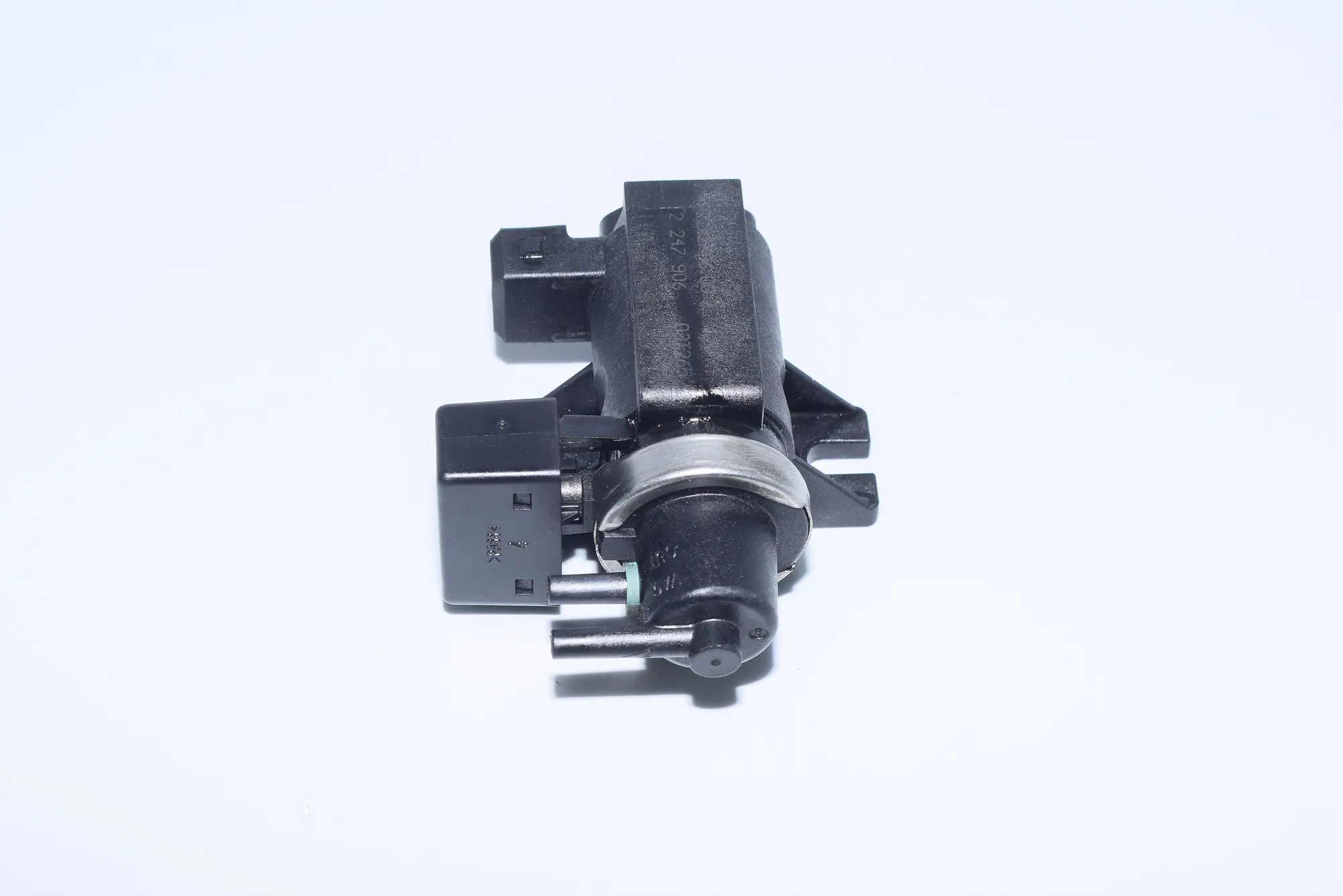Solenoid Valve – OEM 2247906 · BMW 5 Touring (E39) 525 d 2001 – 5