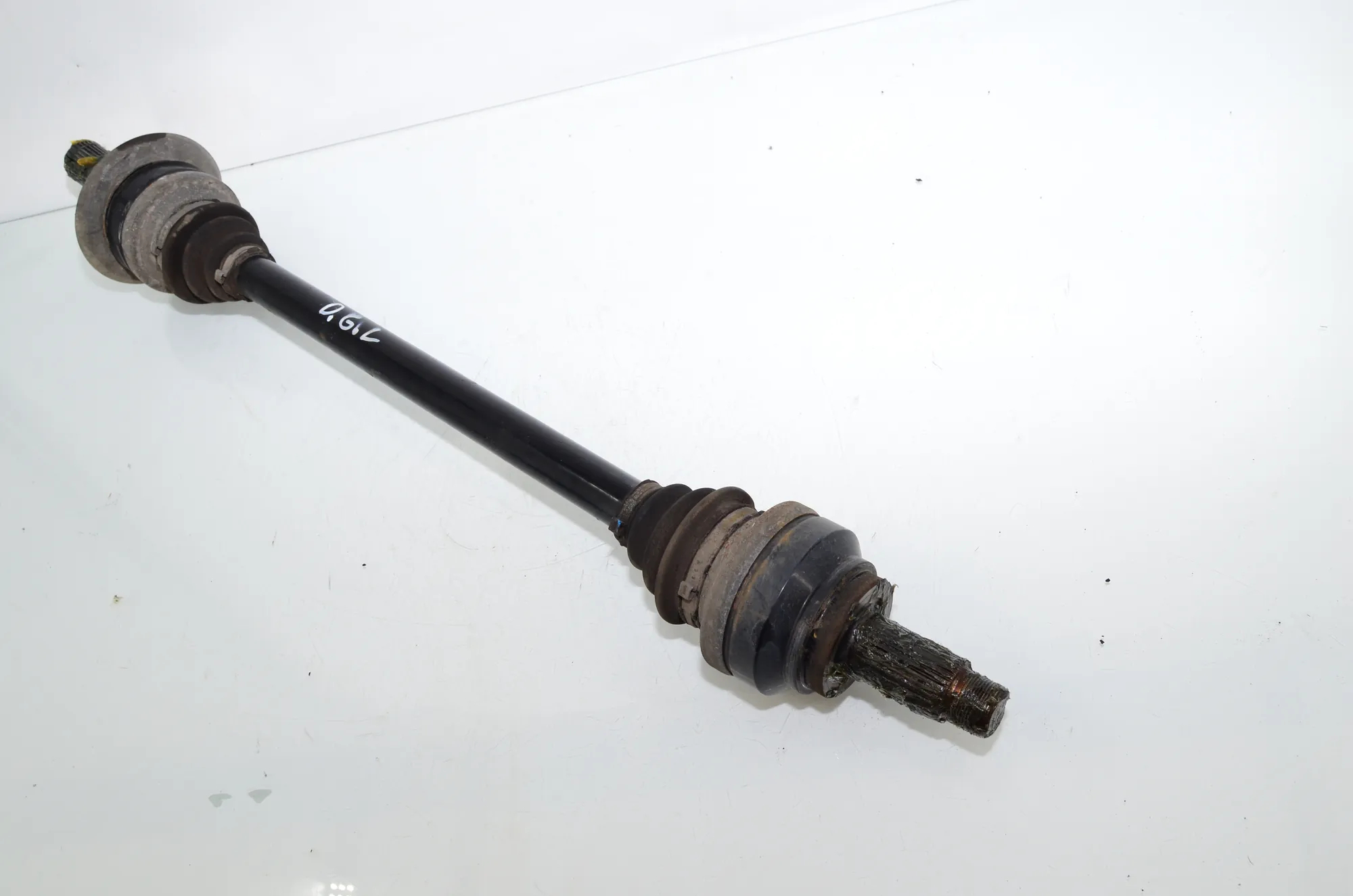 Rear Right Driveshaft – OEM 7581018 · BMW 5 Touring (F11) 530 d xDrive 2011 – 2