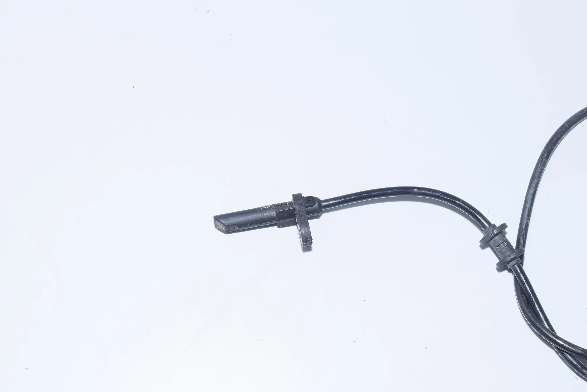 Rear Left ABS Sensor – OEM 0265007983 · BMW 7 (F01, F02) BMW 7 (F01, F02) 740 d xDrive 2011 – 3