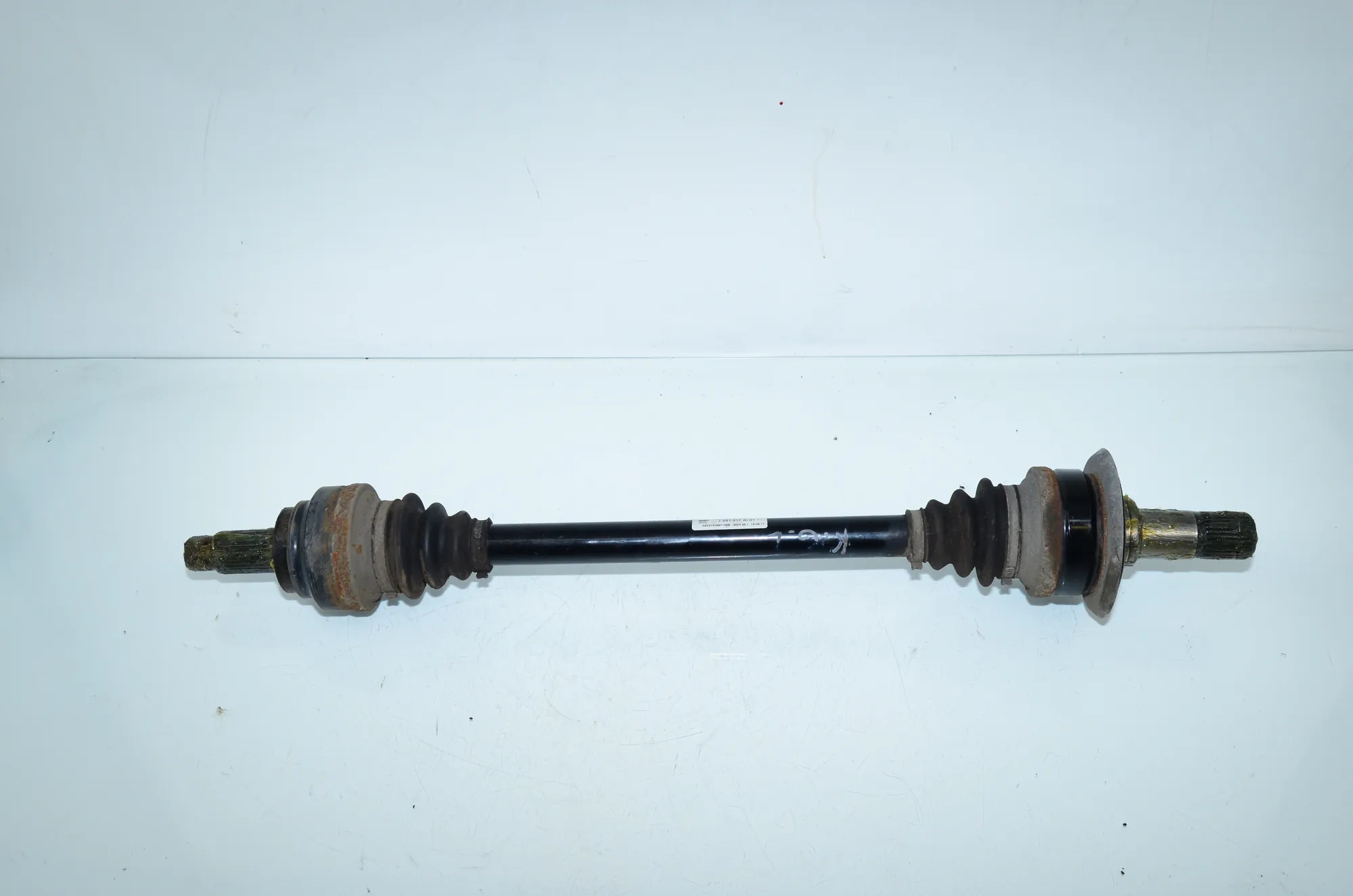 Rear Left Driveshaft – OEM 7581017 · BMW 5 Touring (F11) 530 d xDrive 2011