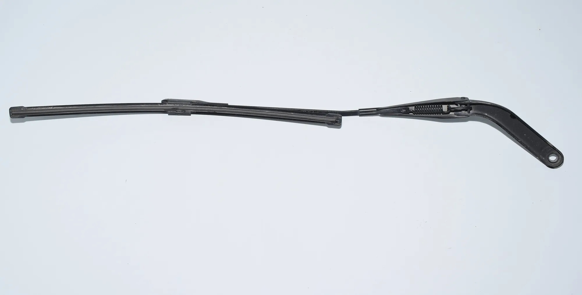 Front Wiper Arms – OEM 7160010 · BMW 1 (E87) 120 i 2004 – 5