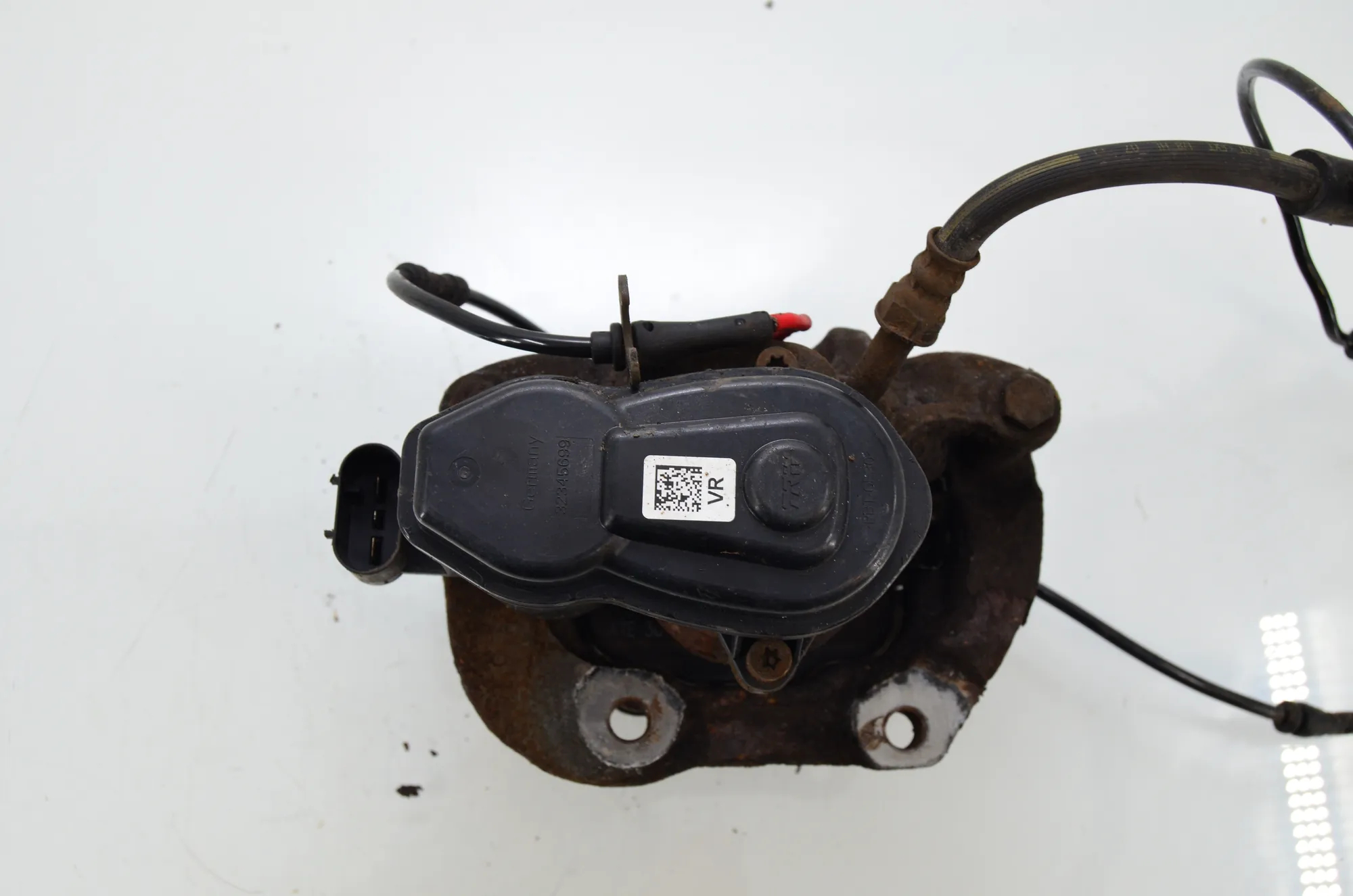 Rear Right Brake Caliper – OEM 6793048 · BMW 5 Touring (F11) 530 d xDrive 2011 – 3