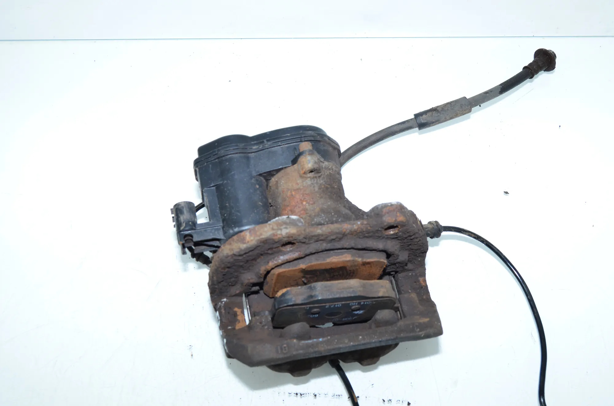 Rear Right Brake Caliper – OEM 6793048 · BMW 5 Touring (F11) 530 d xDrive 2011 – 4