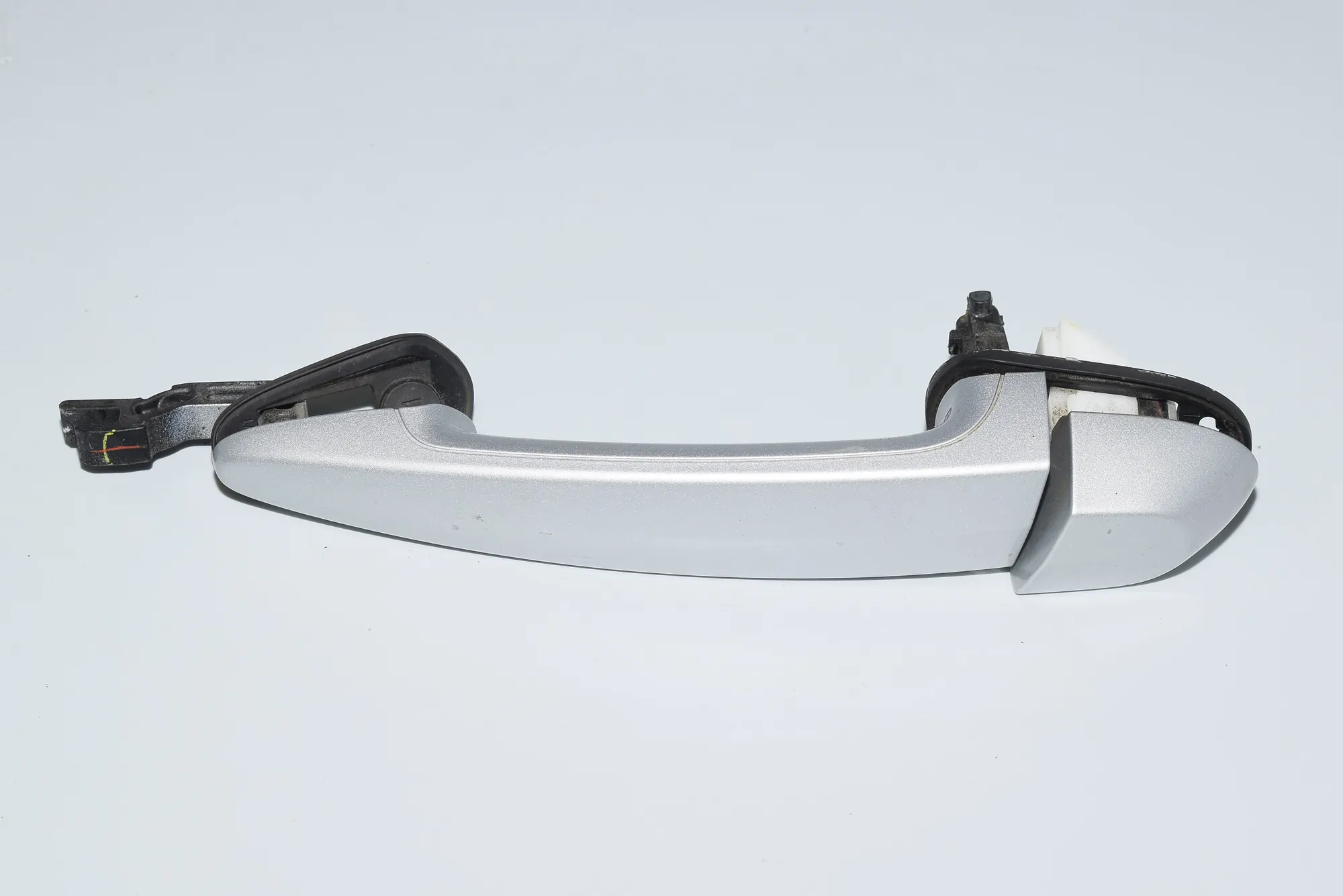 Front Left Door Exterior Handle – OEM NA · BMW 1 (E87) 120 i 2004