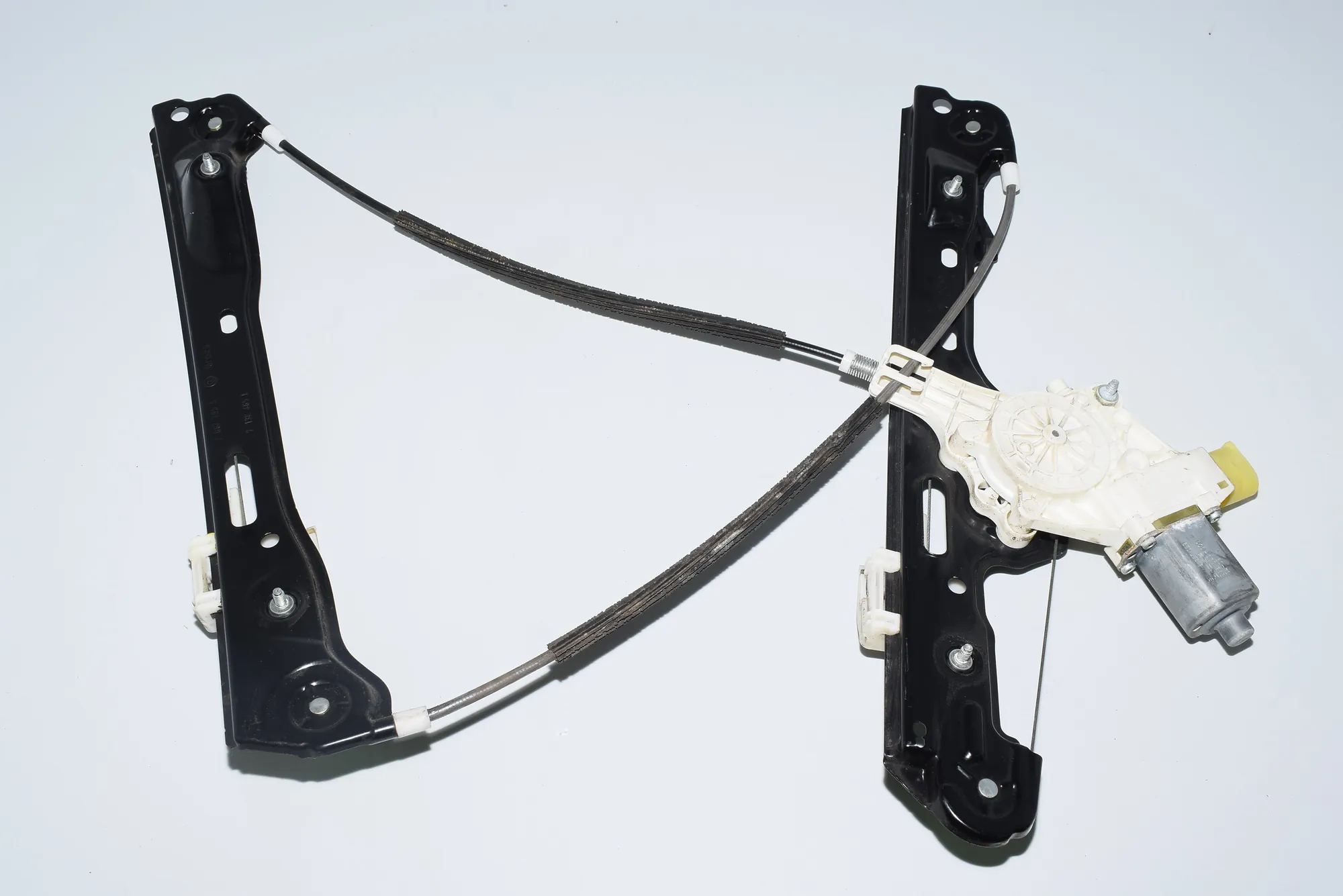 Front Left Door Window Regulator – OEM 6927029 · BMW 1 (E87) 120 i 2004