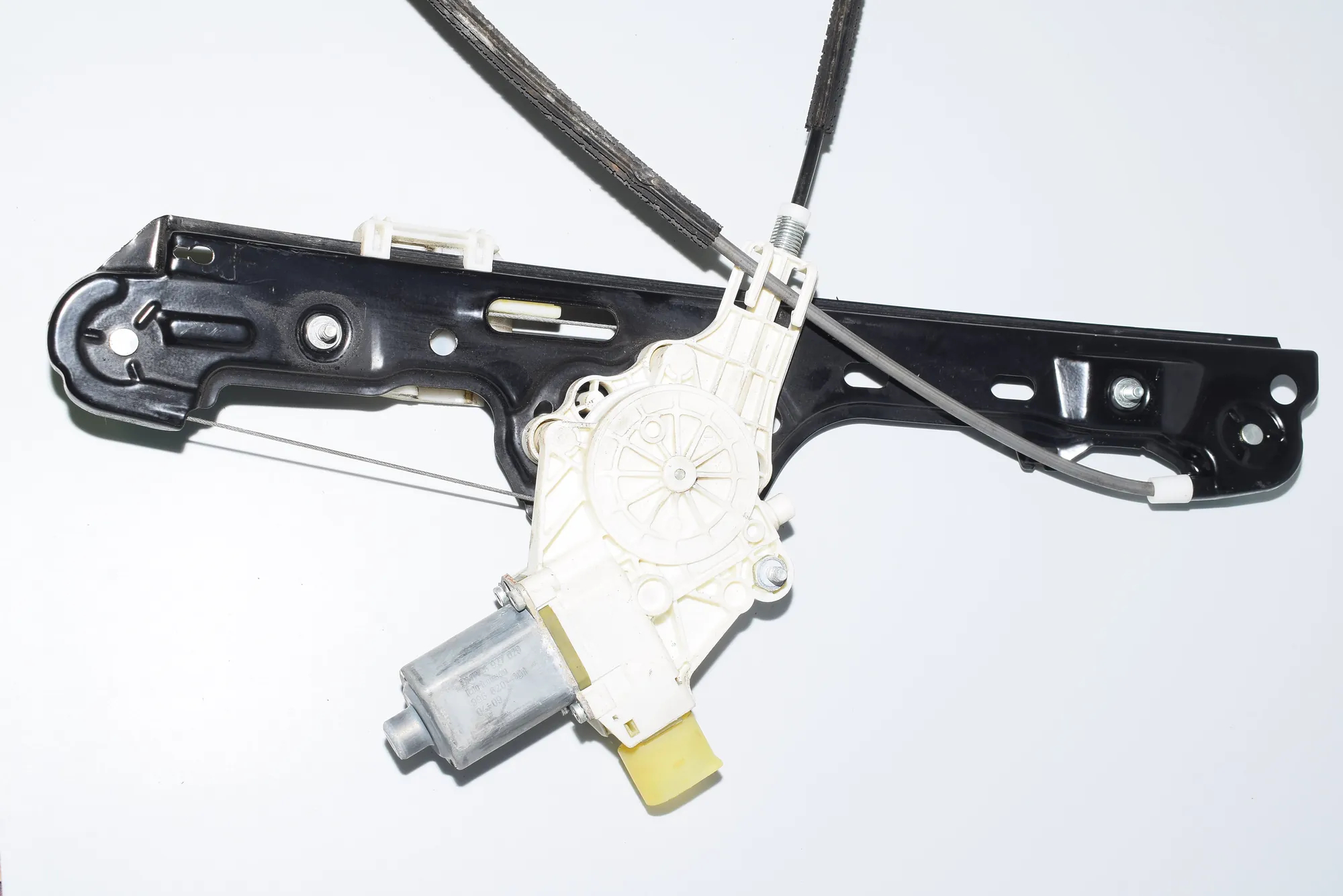 Front Left Door Window Regulator – OEM 6927029 · BMW 1 (E87) 120 i 2004 – 3