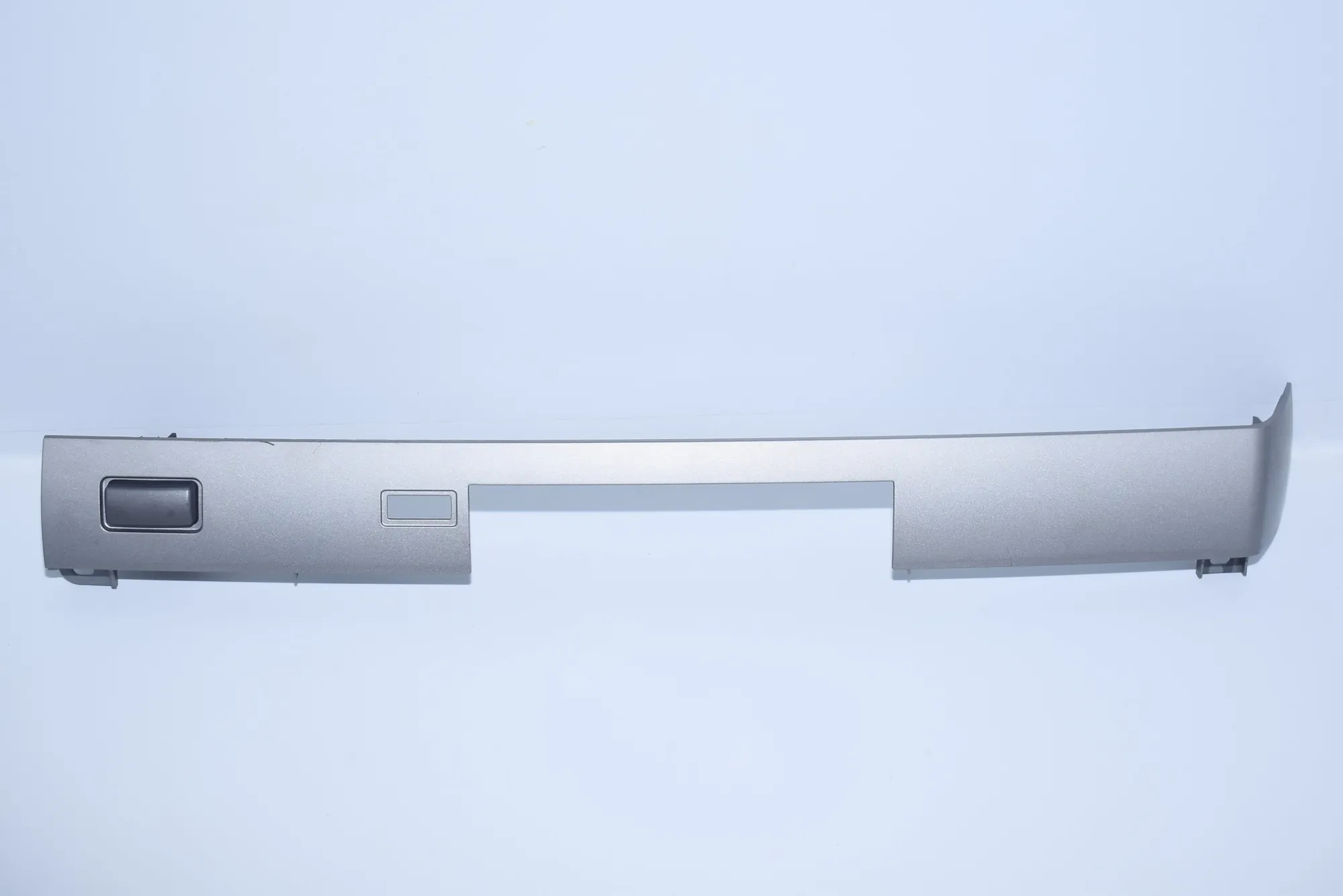 Other Interior Parts – OEM 7040579 · BMW 7 (E65, E66, E67) 745 i, Li 2002