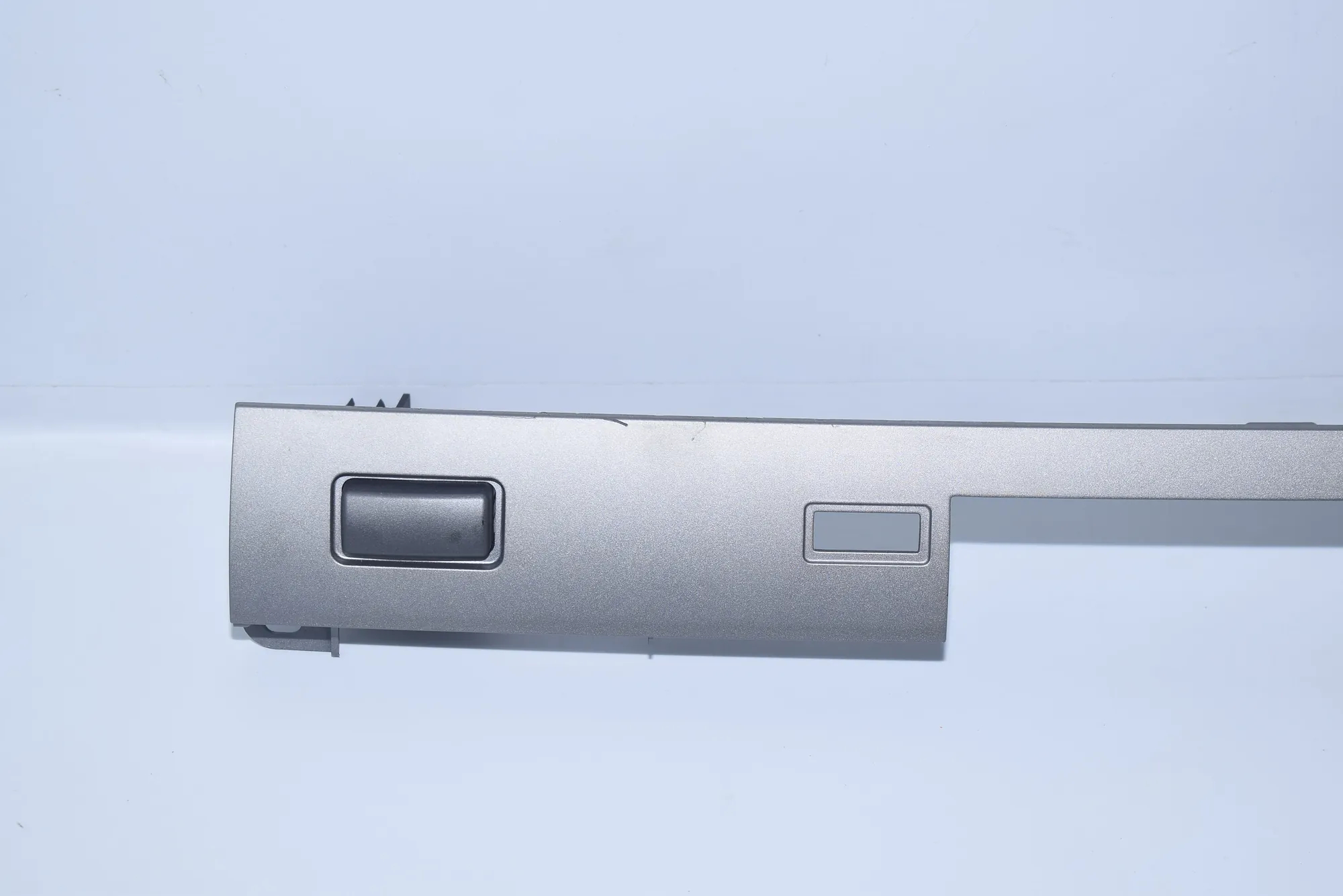 Other Interior Parts – OEM 7040579 · BMW 7 (E65, E66, E67) 745 i, Li 2002 – 2
