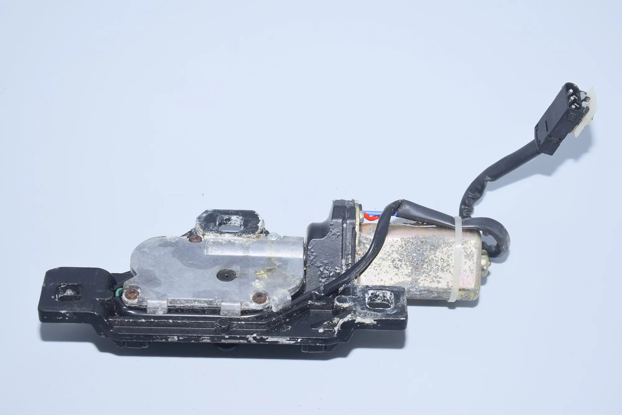 Tailgate Boot Lock – OEM 7014872 · BMW 7 (E65, E66, E67) 745 i, Li 2002 – 4