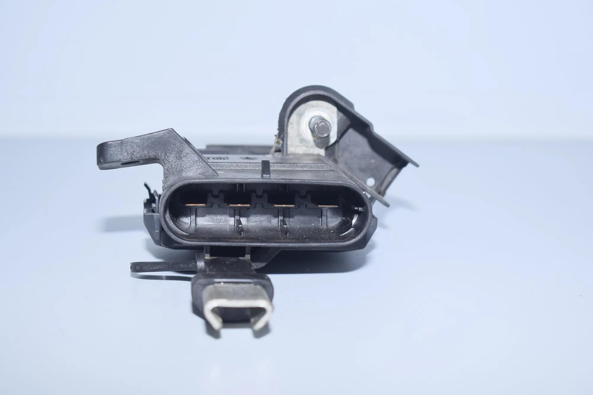 Fuse Box – OEM 8387568 · BMW 7 (E65, E66, E67) 745 i, Li 2002 – 3