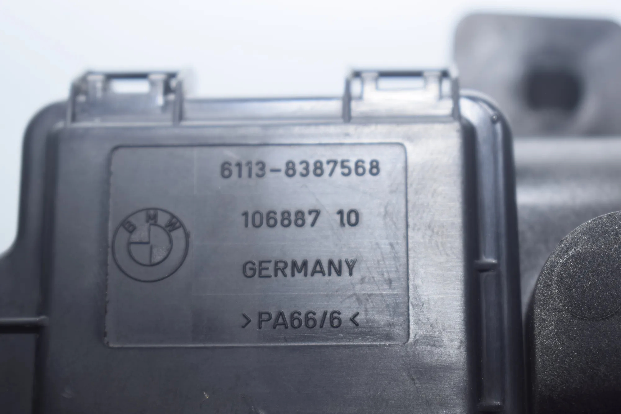 Fuse Box – OEM 8387568 · BMW 7 (E65, E66, E67) 745 i, Li 2002 – 5