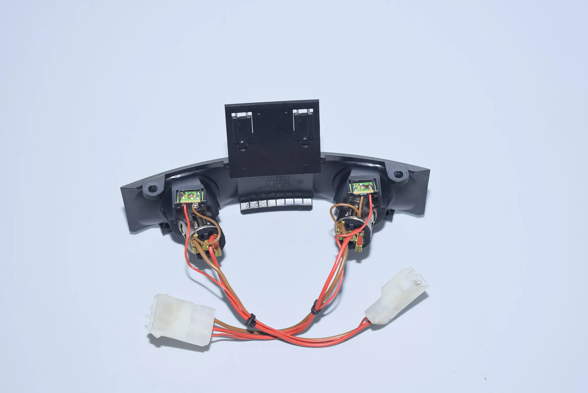 Other Interior Parts – OEM 7002402 · BMW 7 (E65, E66, E67) 745 i, Li 2002 – 3