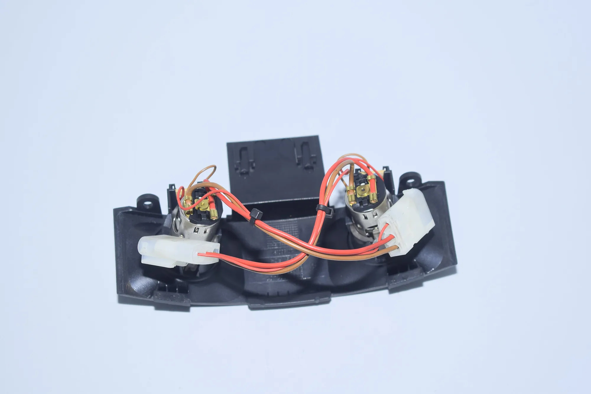 Other Interior Parts – OEM 7002402 · BMW 7 (E65, E66, E67) 745 i, Li 2002 – 4