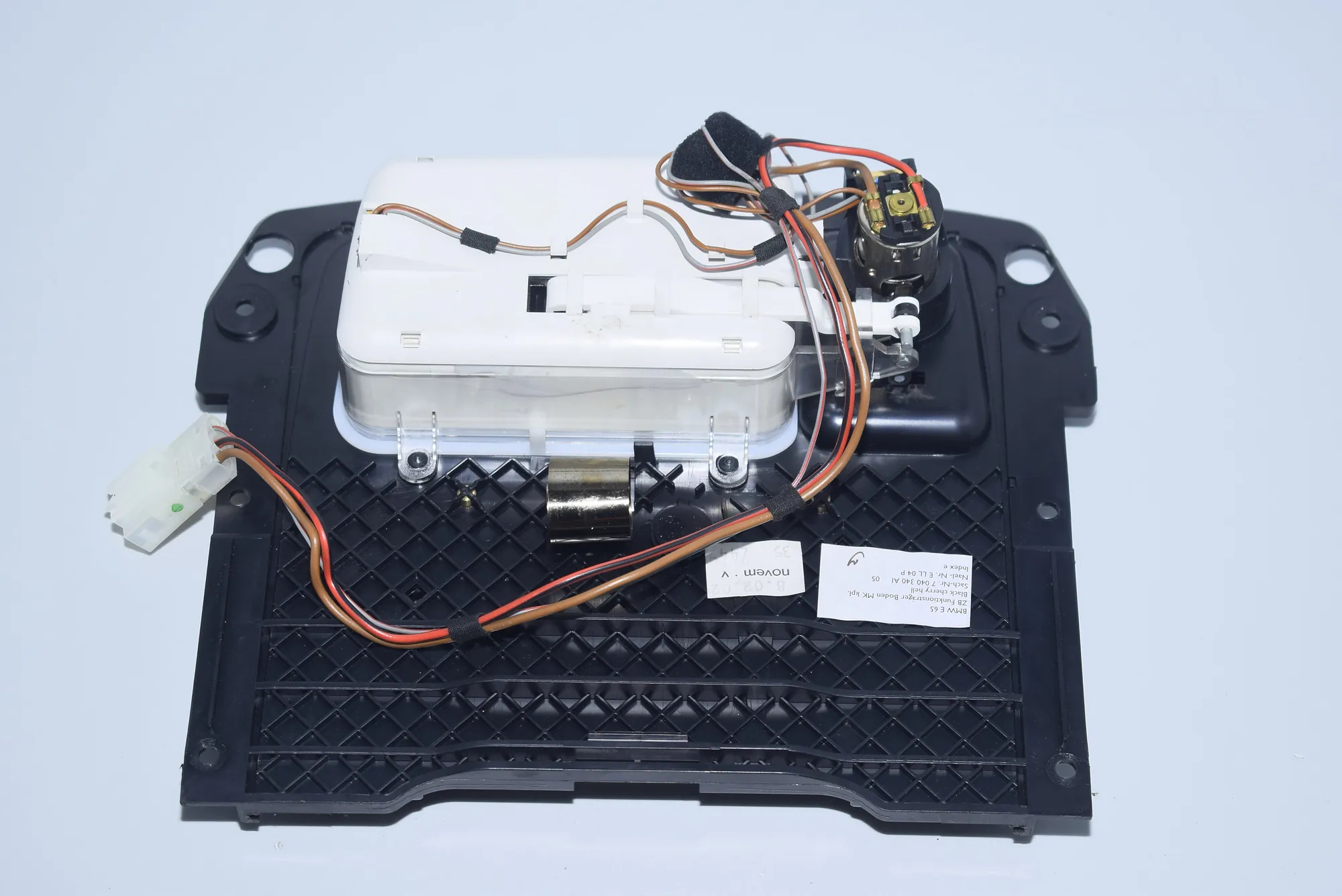 Ashtray – OEM 8223327 · BMW 7 (E65, E66, E67) 745 i, Li 2002