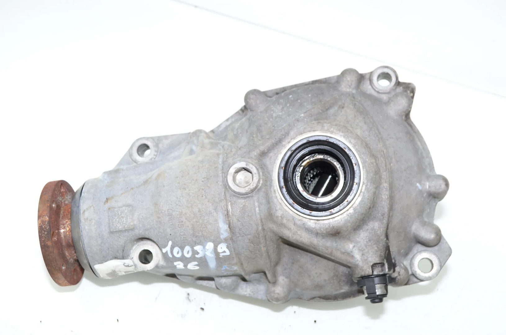 Front Differential – OEM 7584517 · BMW 5 Touring (F11) 530 d xDrive 2011 – 3