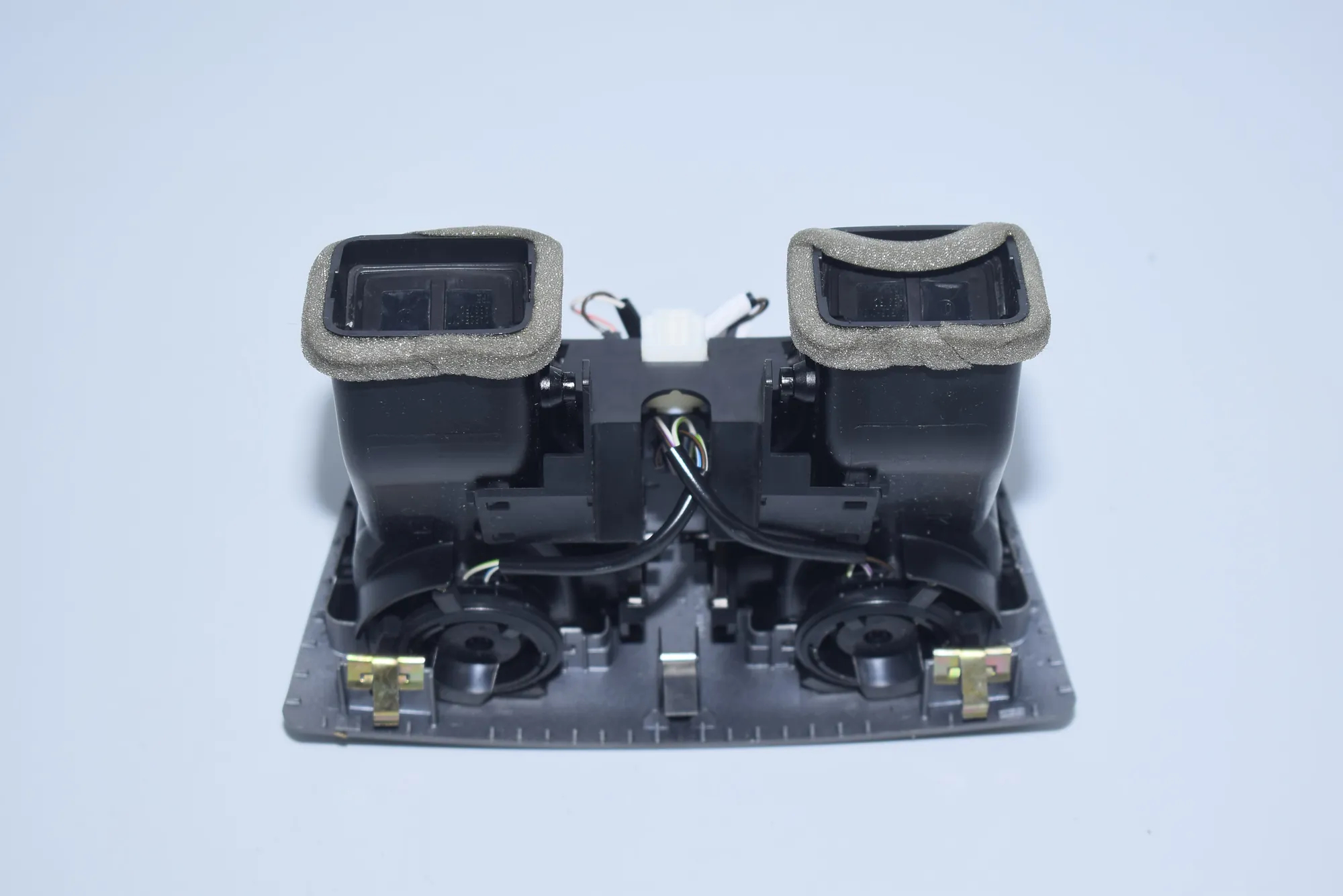 Dashboard Air Vents – OEM 7002395 · BMW 7 (E65, E66, E67) 745 i, Li 2002 – 4