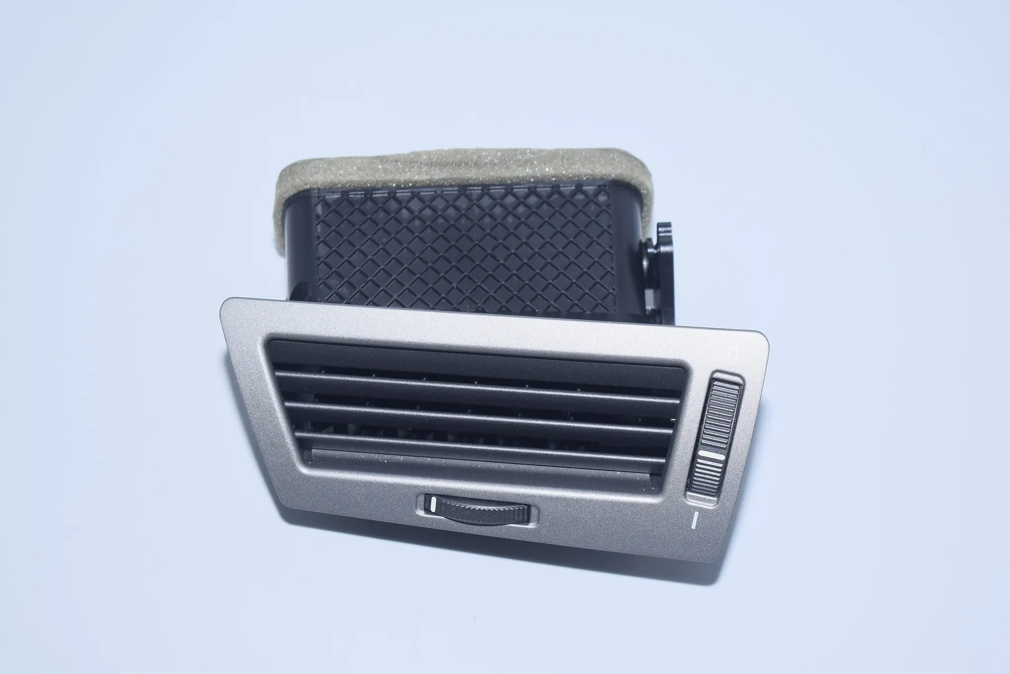 Dashboard Air Vents – OEM 6911241 · BMW 7 (E65, E66, E67) 745 i, Li 2002 – 2