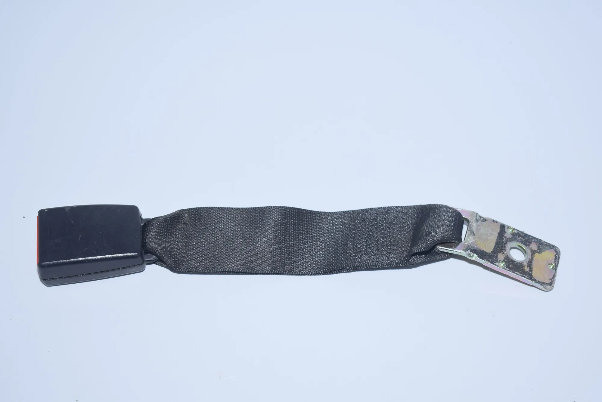 Rear Middle Seat Buckle – OEM 7018249 · BMW 7 (E65, E66, E67) 745 i, Li 2002 – 2