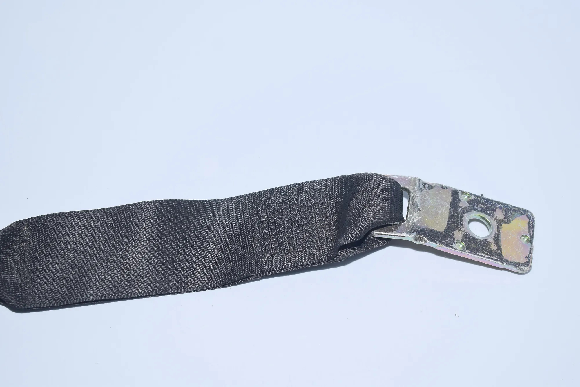 Rear Middle Seat Buckle – OEM 7018249 · BMW 7 (E65, E66, E67) 745 i, Li 2002 – 4