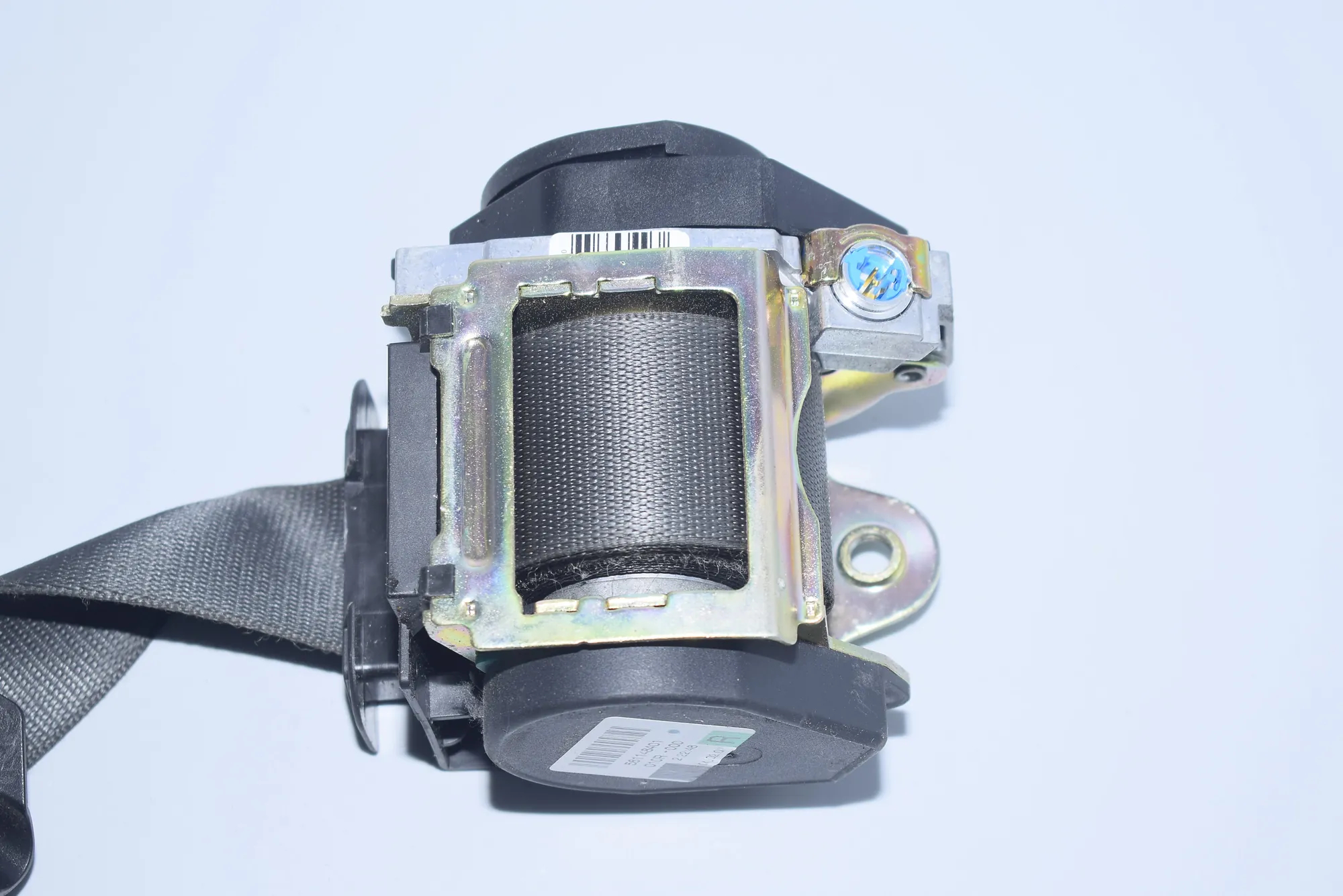 Front Right Seatbelt – OEM 5611484 · BMW 7 (E65, E66, E67) 745 i, Li 2002 – 3