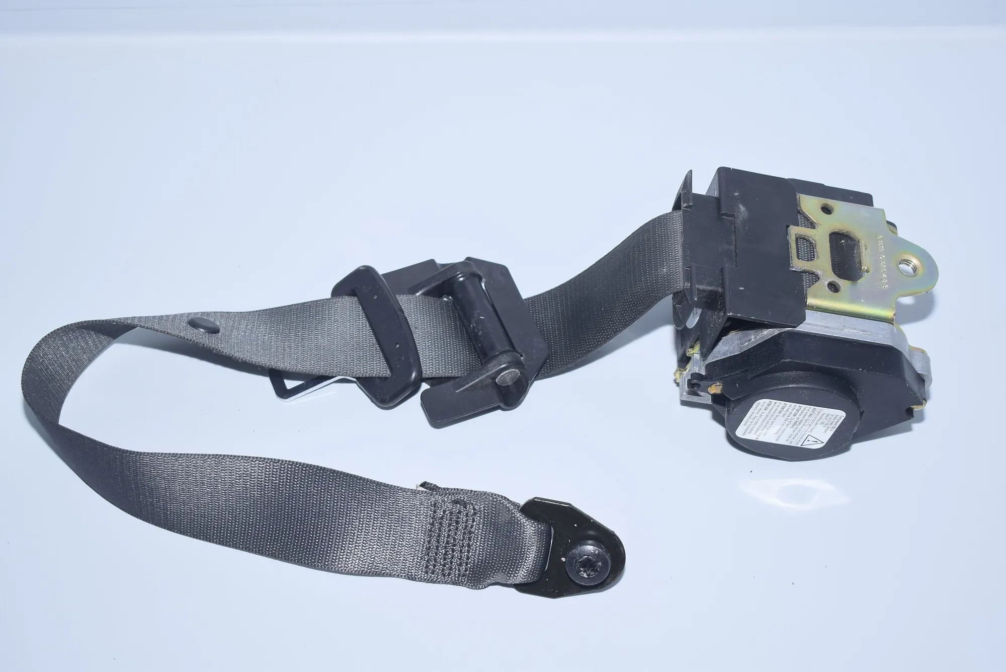 Front Right Seatbelt – OEM 5611484 · BMW 7 (E65, E66, E67) 745 i, Li 2002 – 2