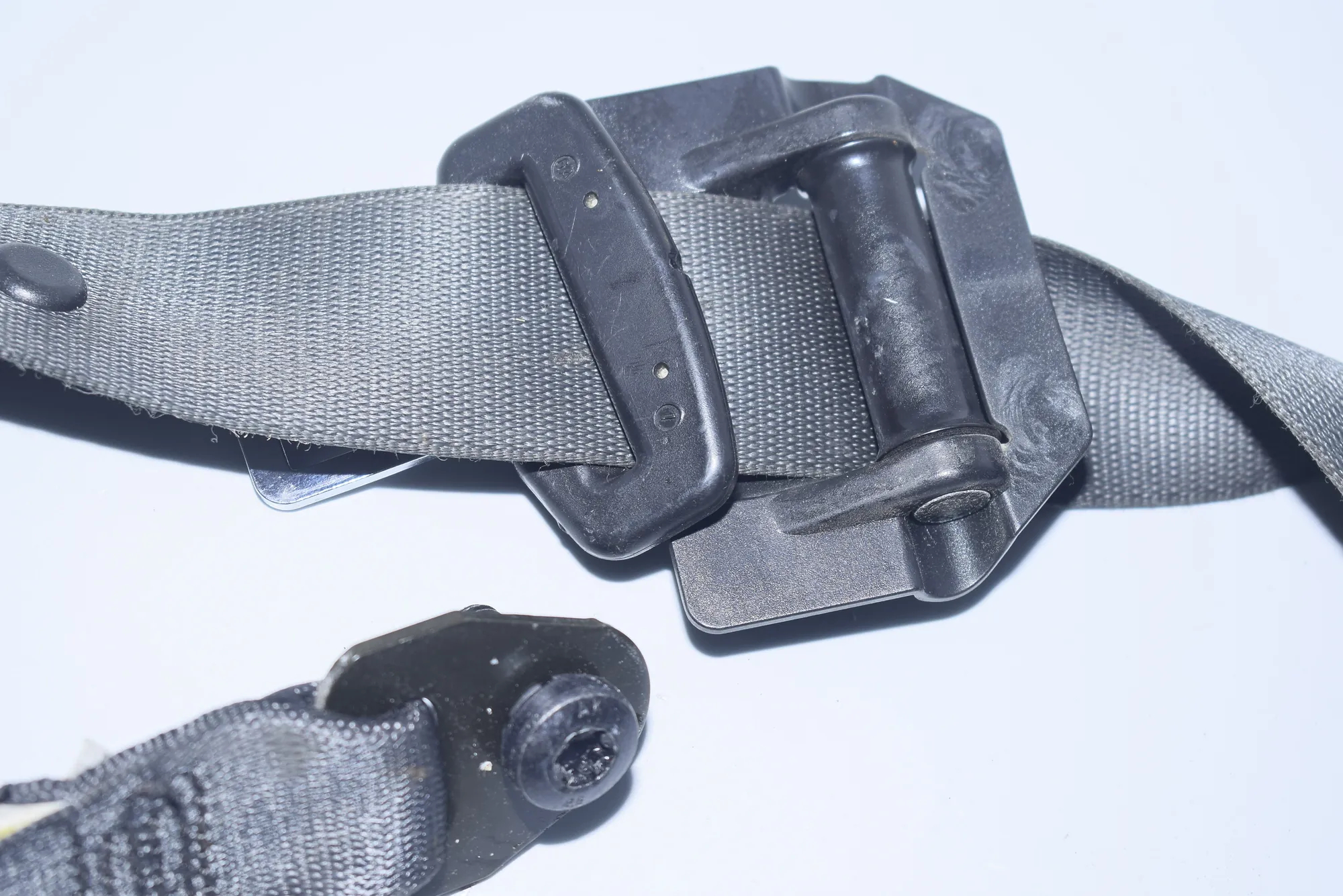 Front Right Seatbelt – OEM 5611484 · BMW 7 (E65, E66, E67) 745 i, Li 2002 – 4