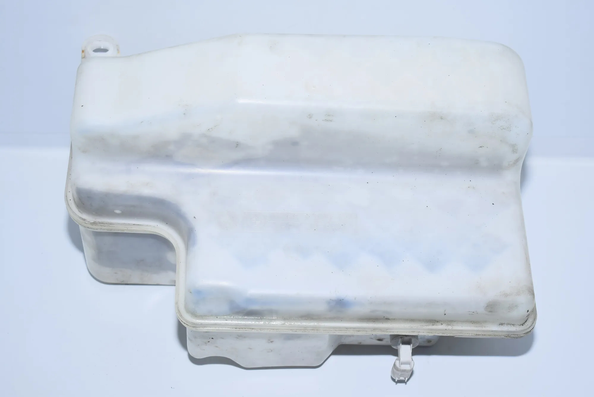 Window Washer Tank – OEM 7009124 · BMW 7 (E65, E66, E67) 745 i, Li 2002 – 2