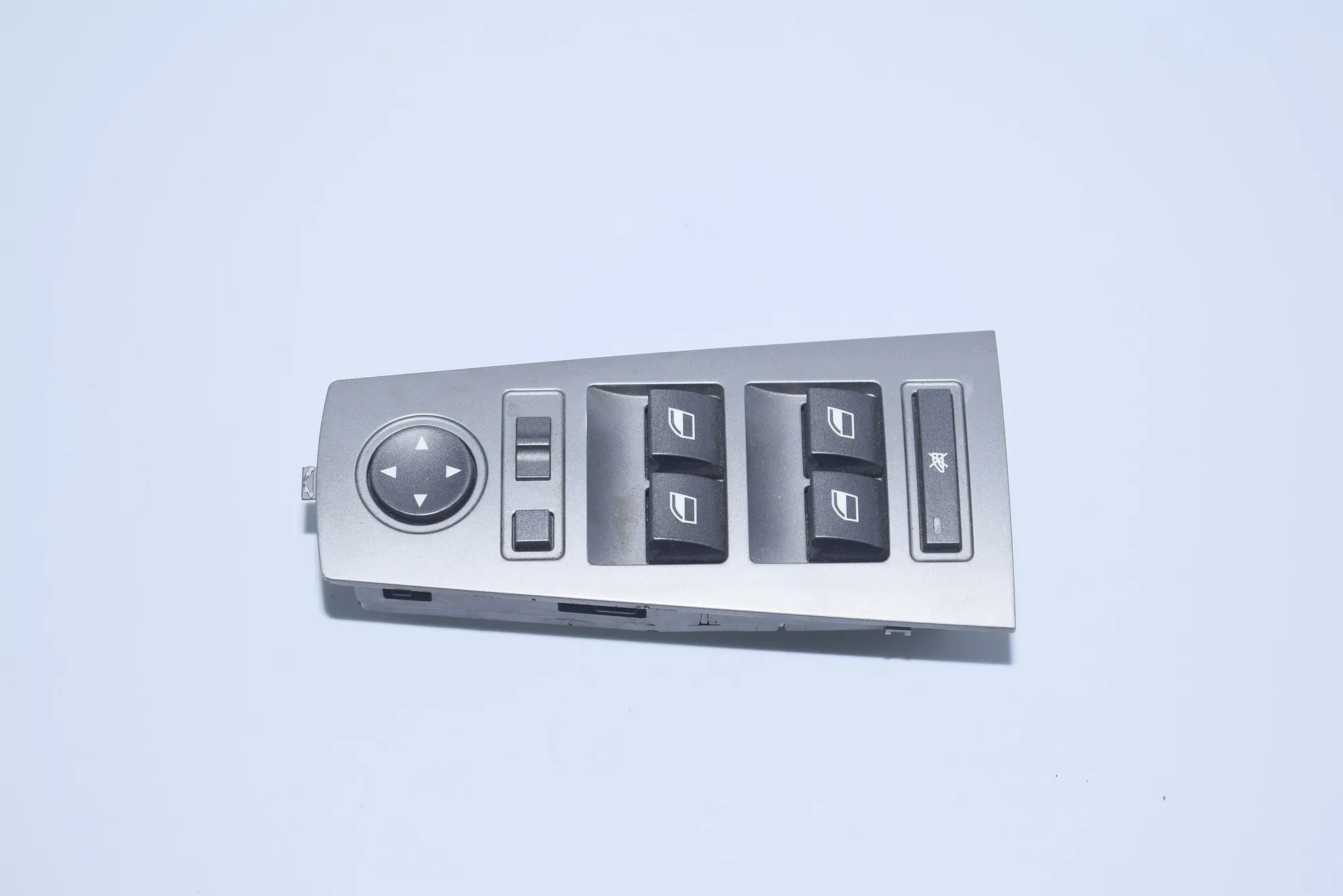 Front Right Door Window Switch – OEM 6917104 · BMW 7 (E65, E66, E67) 745 i, Li 2002