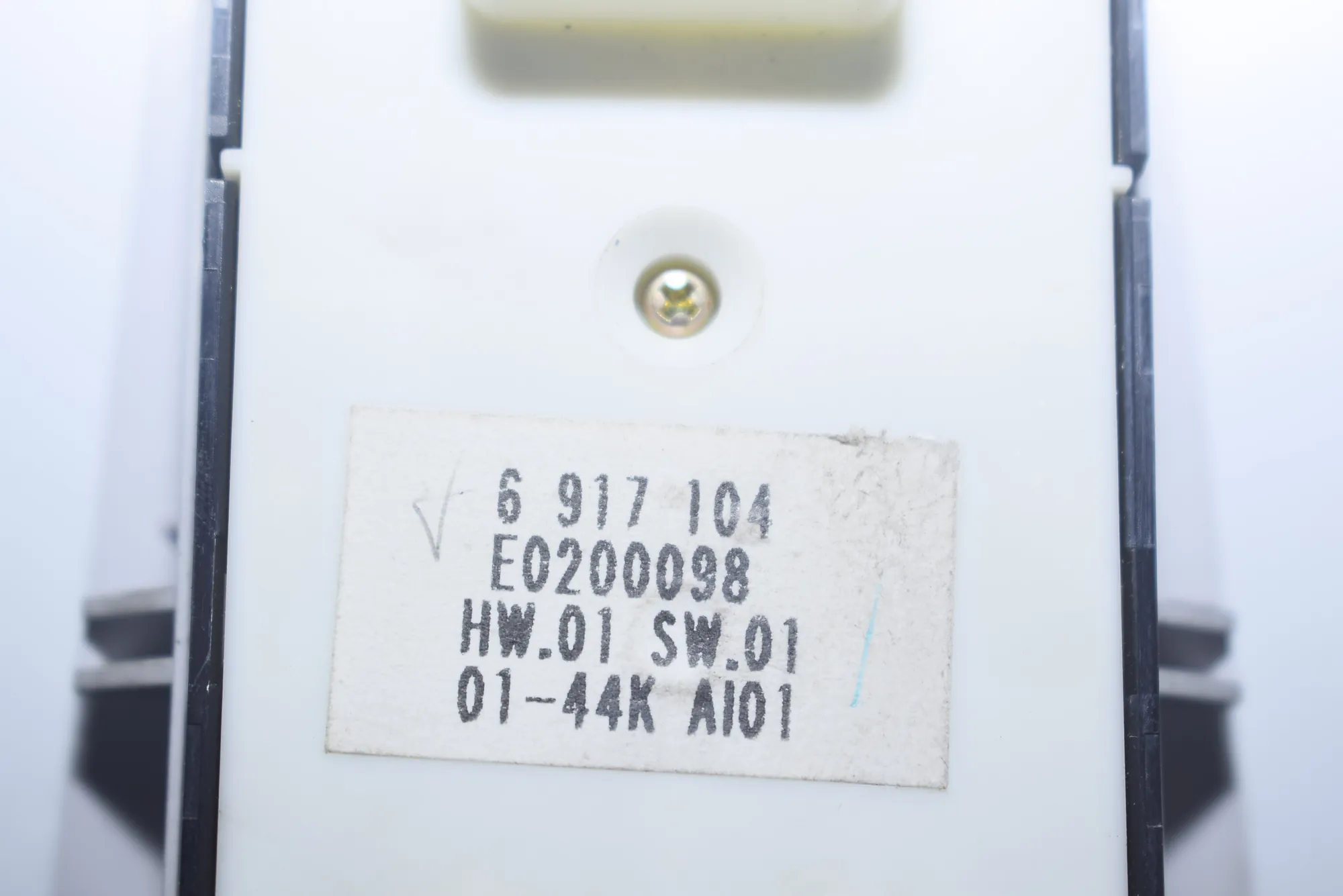 Front Right Door Window Switch – OEM 6917104 · BMW 7 (E65, E66, E67) 745 i, Li 2002 – 5
