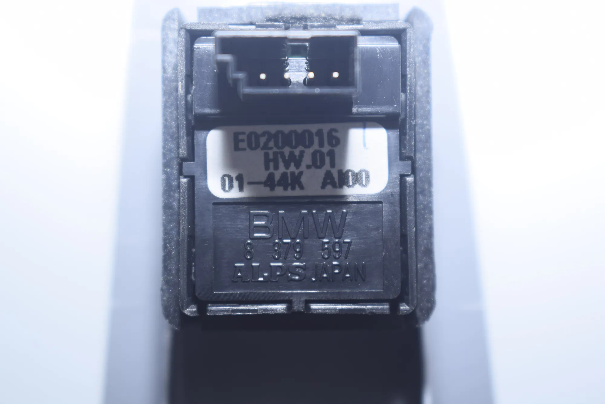 Rear Left Door Window Switch – OEM 8379597 · BMW 7 (E65, E66, E67) 745 i, Li 2002 – 3