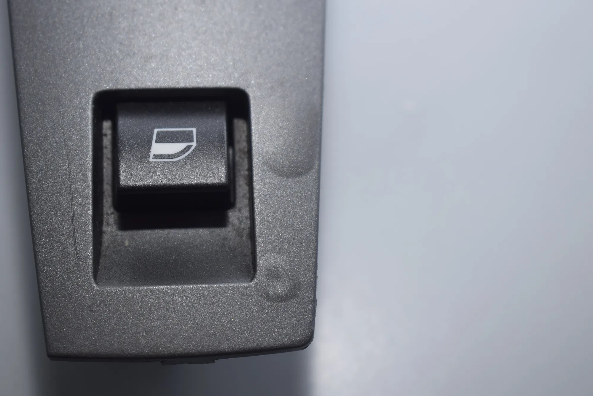 Rear Right Door Window Switch – OEM 8379597 · BMW 7 (E65, E66, E67) 745 i, Li 2002 – 4