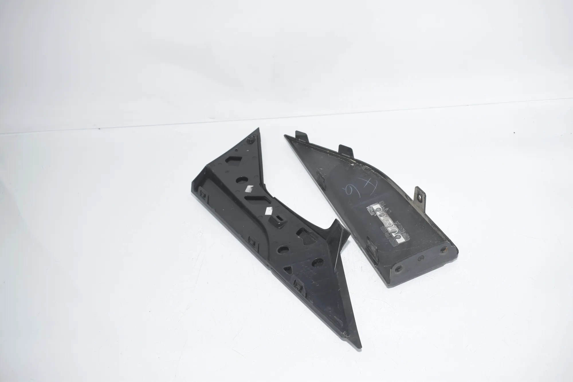 Other Trim Parts – OEM 7453547 · BMW i3 (I01) Hybrid 2014 – 3