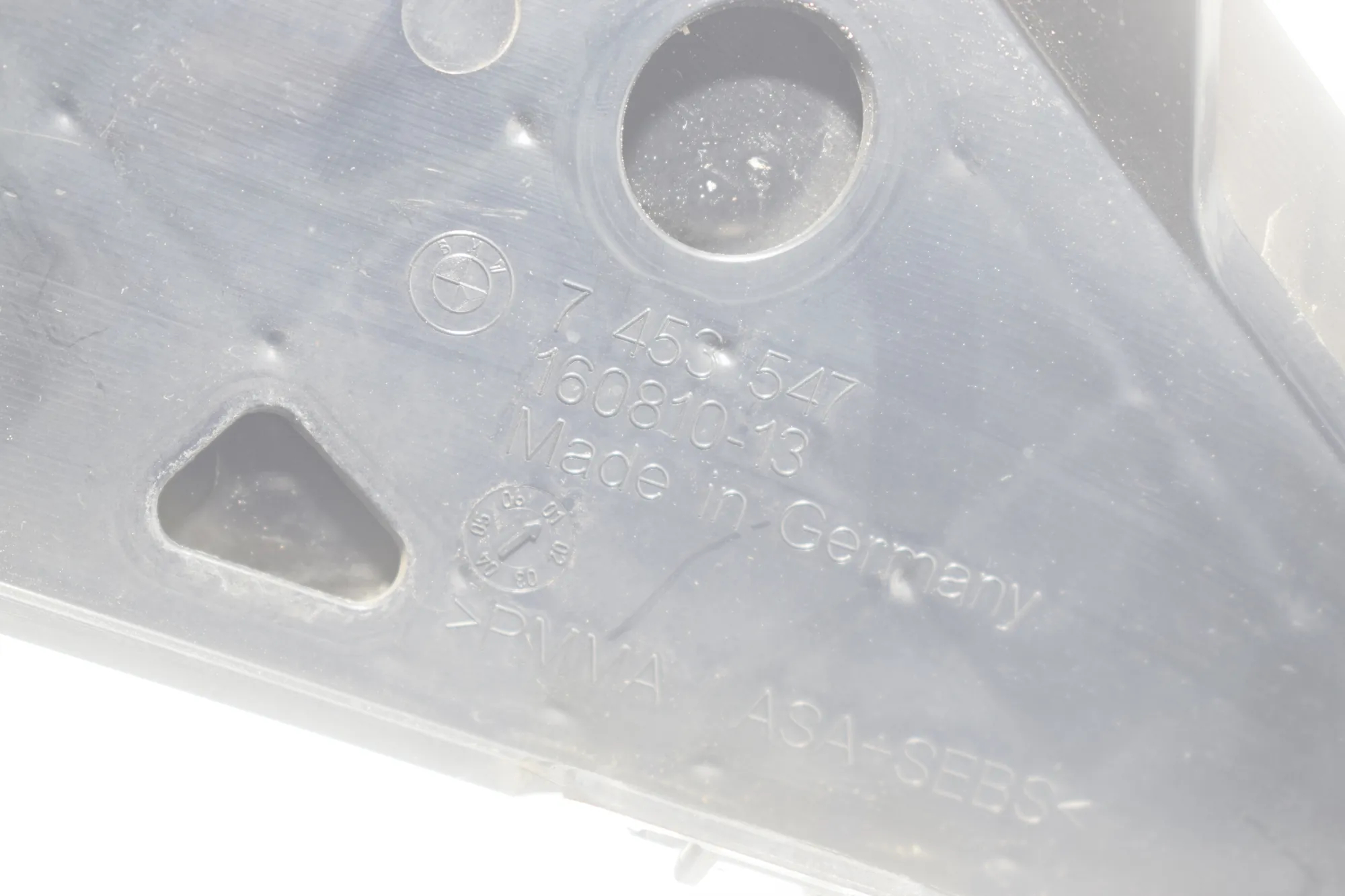Other Trim Parts – OEM 7453547 · BMW i3 (I01) Hybrid 2014 – 4