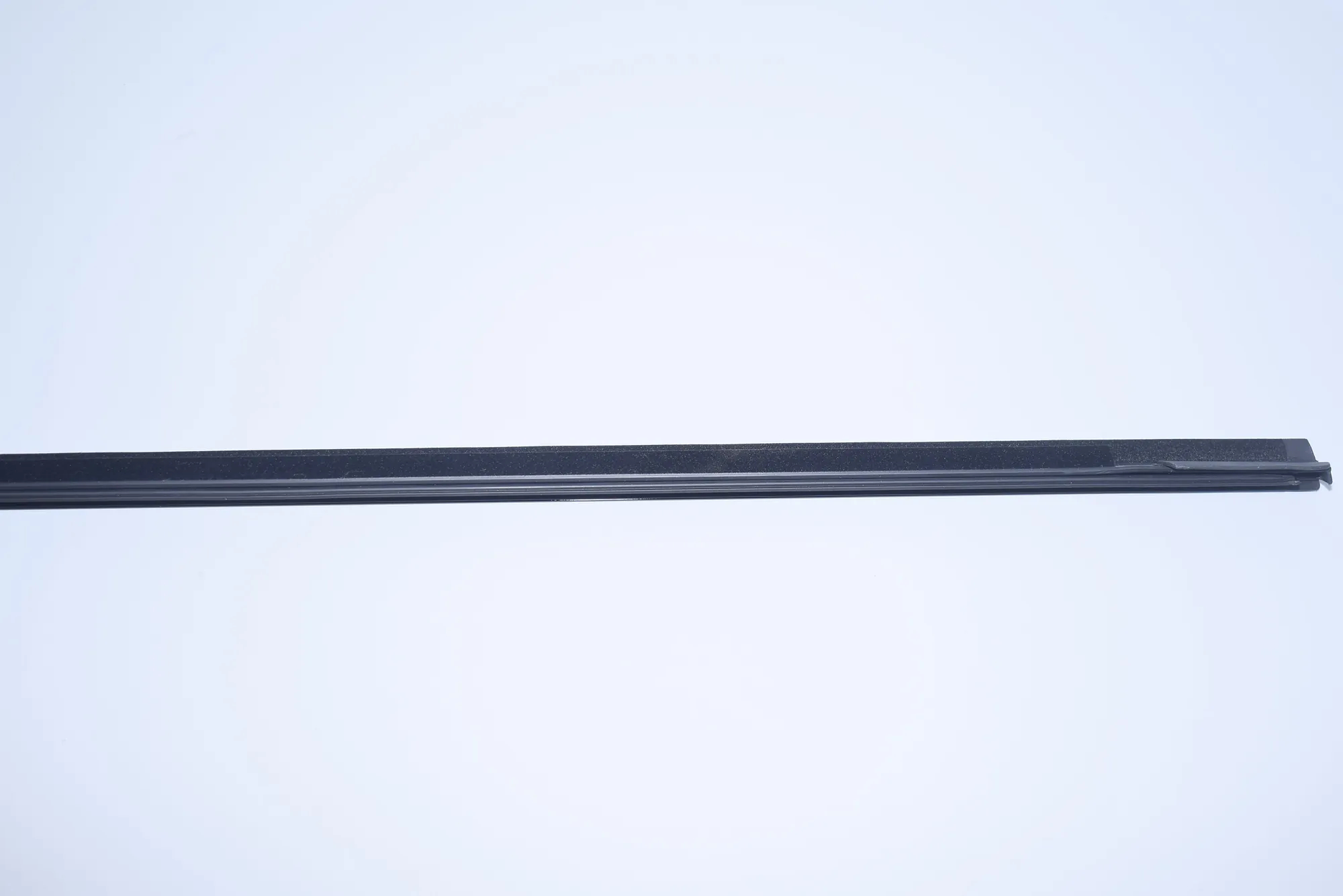 Rear Left Door Window Strip – OEM 7332519 · BMW 4 Gran Coupe (F36) BMW 4 Gran Coupe (F36) 2014 – 6