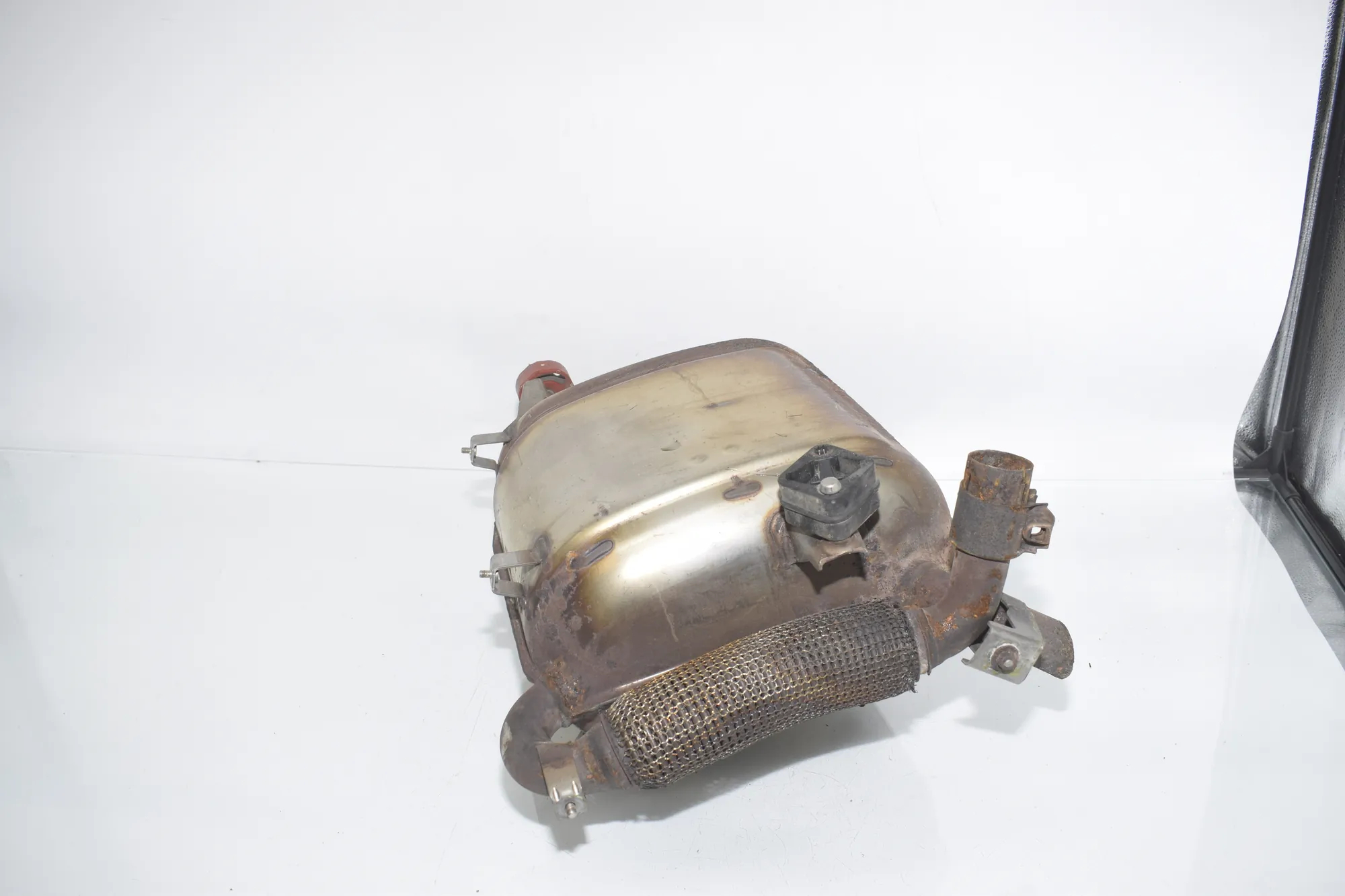 Muffler Exhaust Tank – OEM 7623124 · BMW i3 (I01) Hybrid 2014 – 2