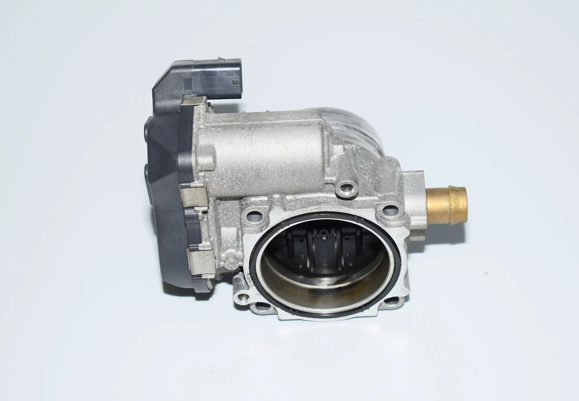 Throttle Body – OEM 7588625 · BMW BMW 3 (F30, F80) 2013 – 3