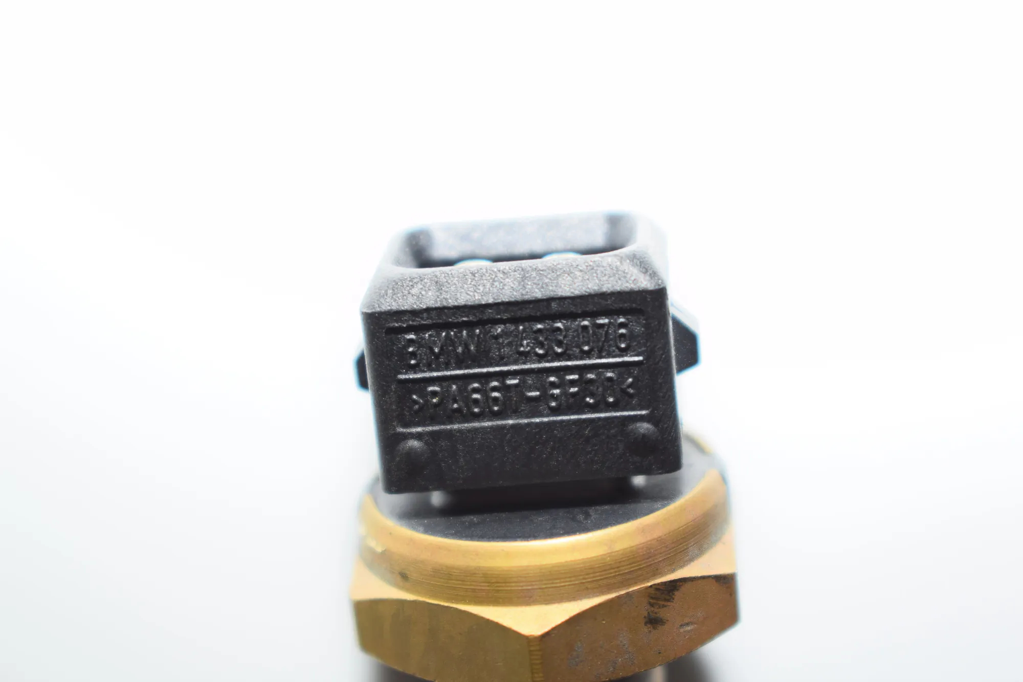 Coolant Temperature Sensor – OEM 1433076 · BMW BMW 3 (F30, F80) 2013 – 4