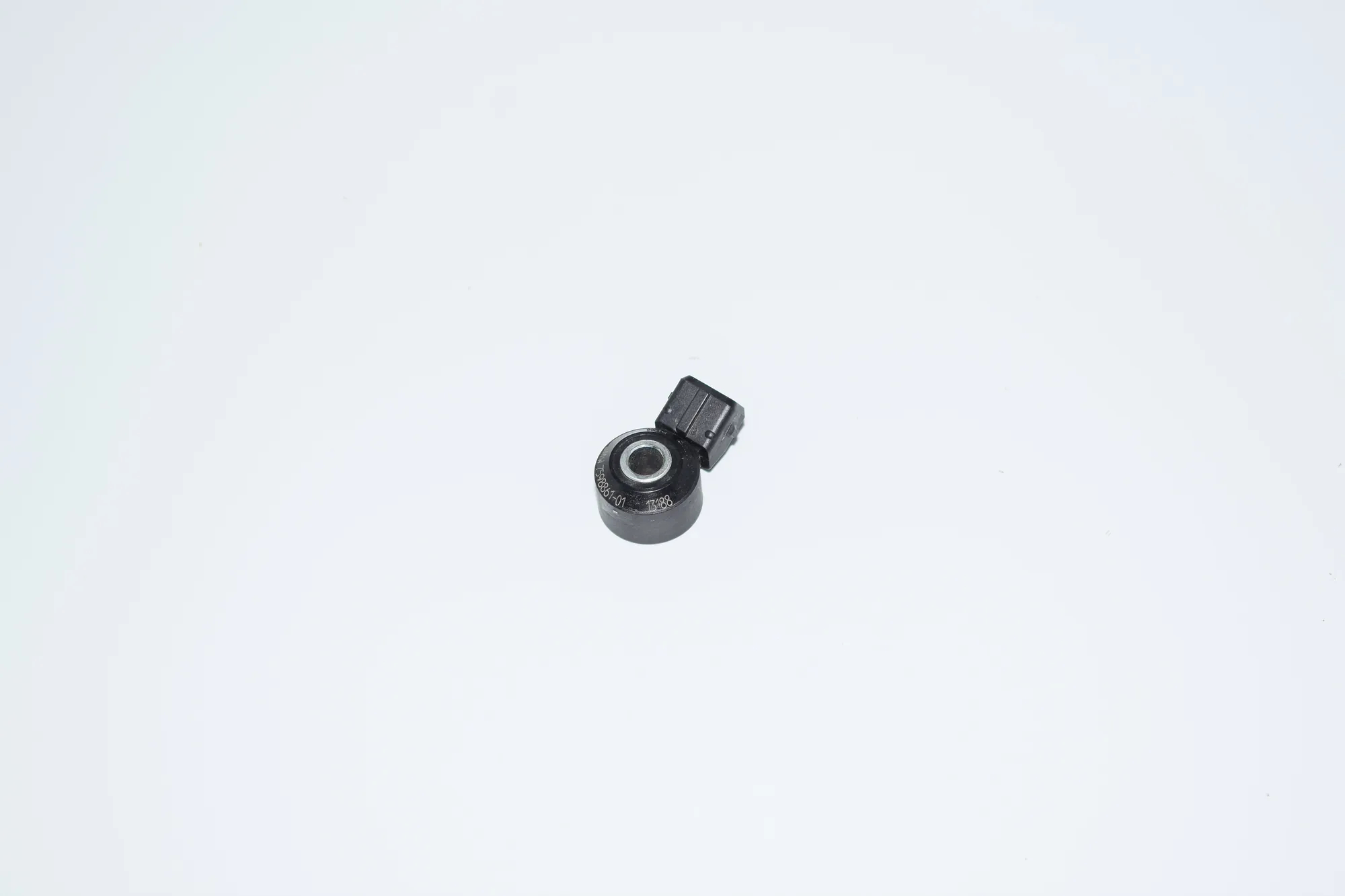 Engine Knock Sensor – OEM 7598861 · BMW BMW 3 (F30, F80) 2013