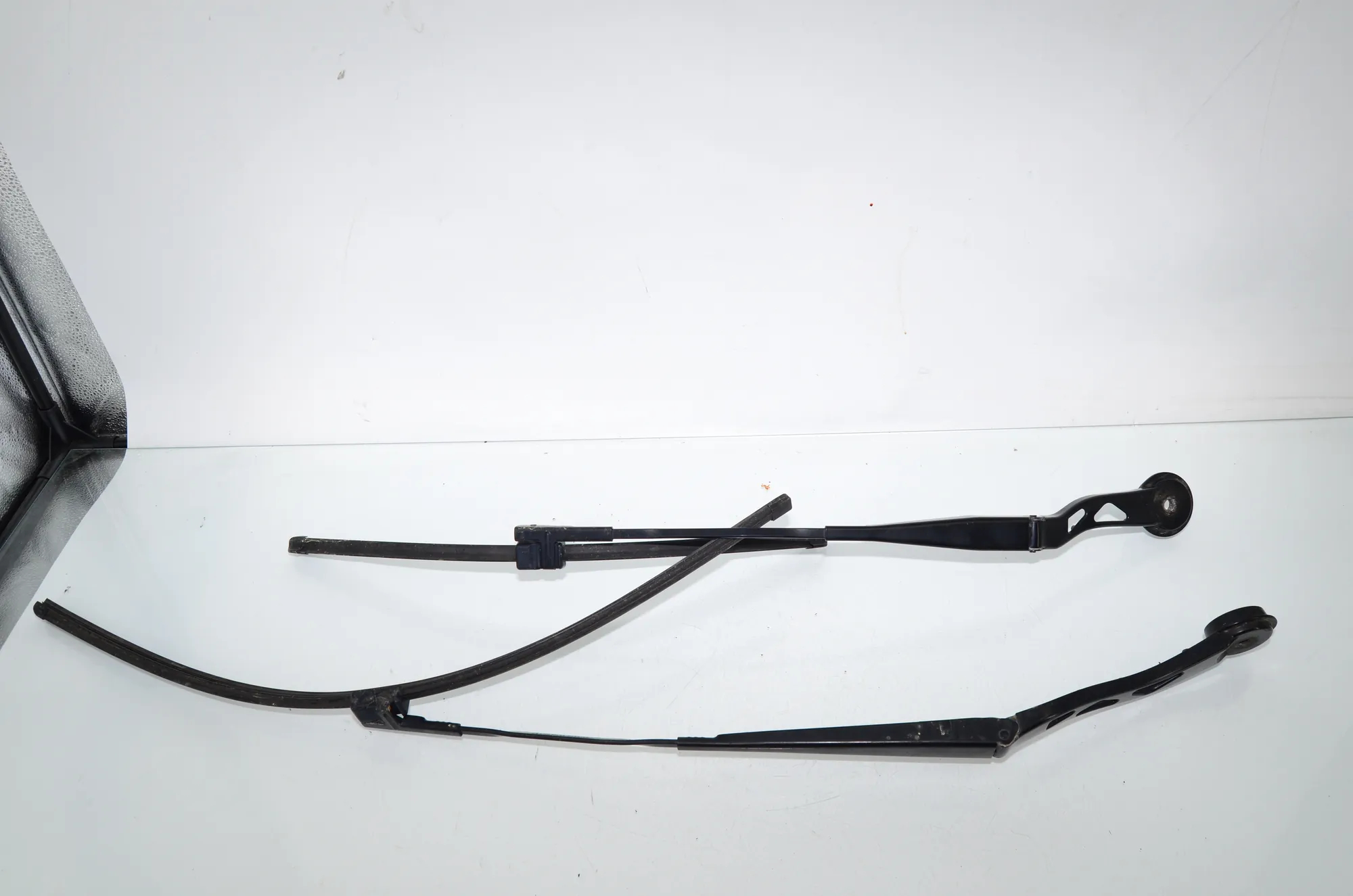Front Wiper Arms – OEM 7322164 · BMW i3 (I01) Hybrid 2014