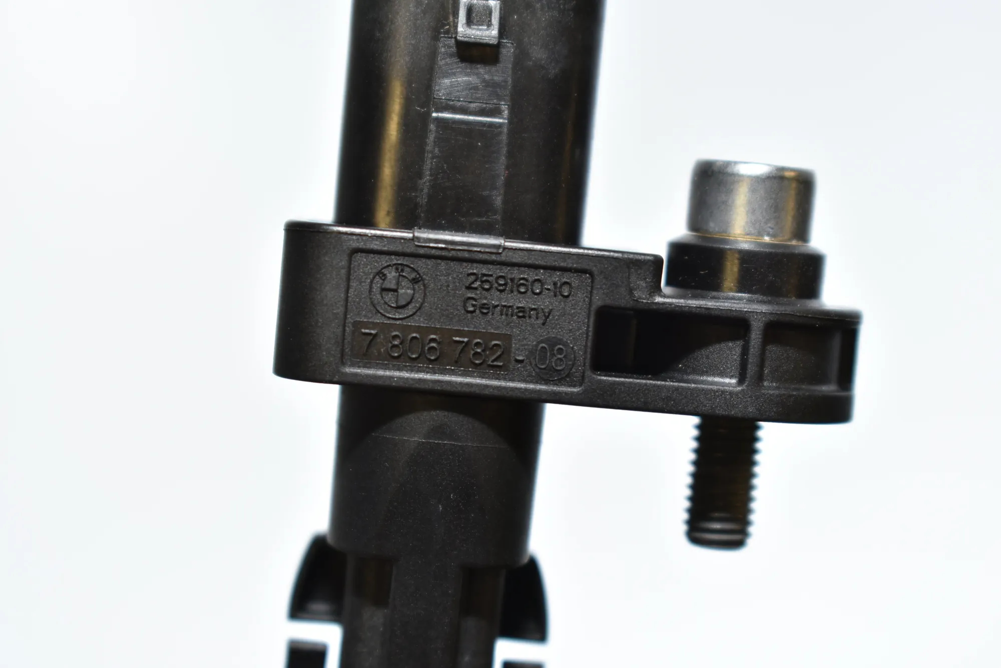 Crankshaft Position Sensor – OEM 7806782 · BMW BMW 5 (G30) 2020 – 4