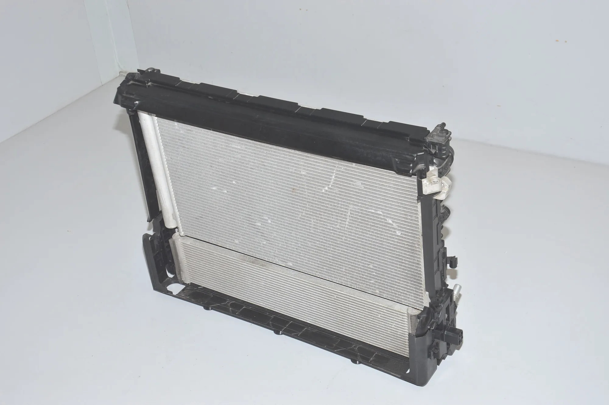 Radiator Pack Set – OEM 9364255 · BMW BMW 7 (G11, G12) 2017 – 4